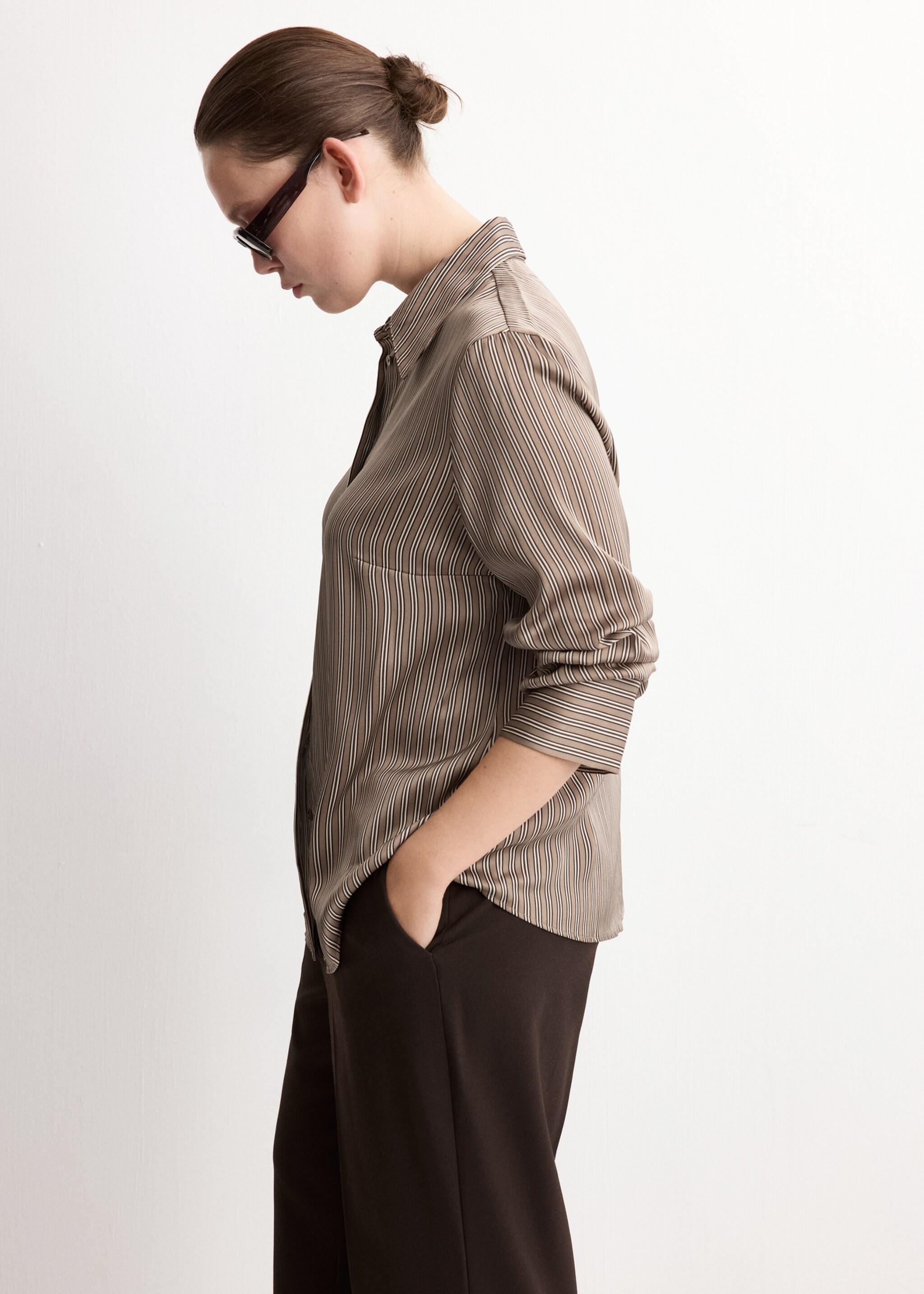 قميص مخطط من الساتان - تفاصيل المنتج 5, بني متوسط. Ref: 27094072-00.