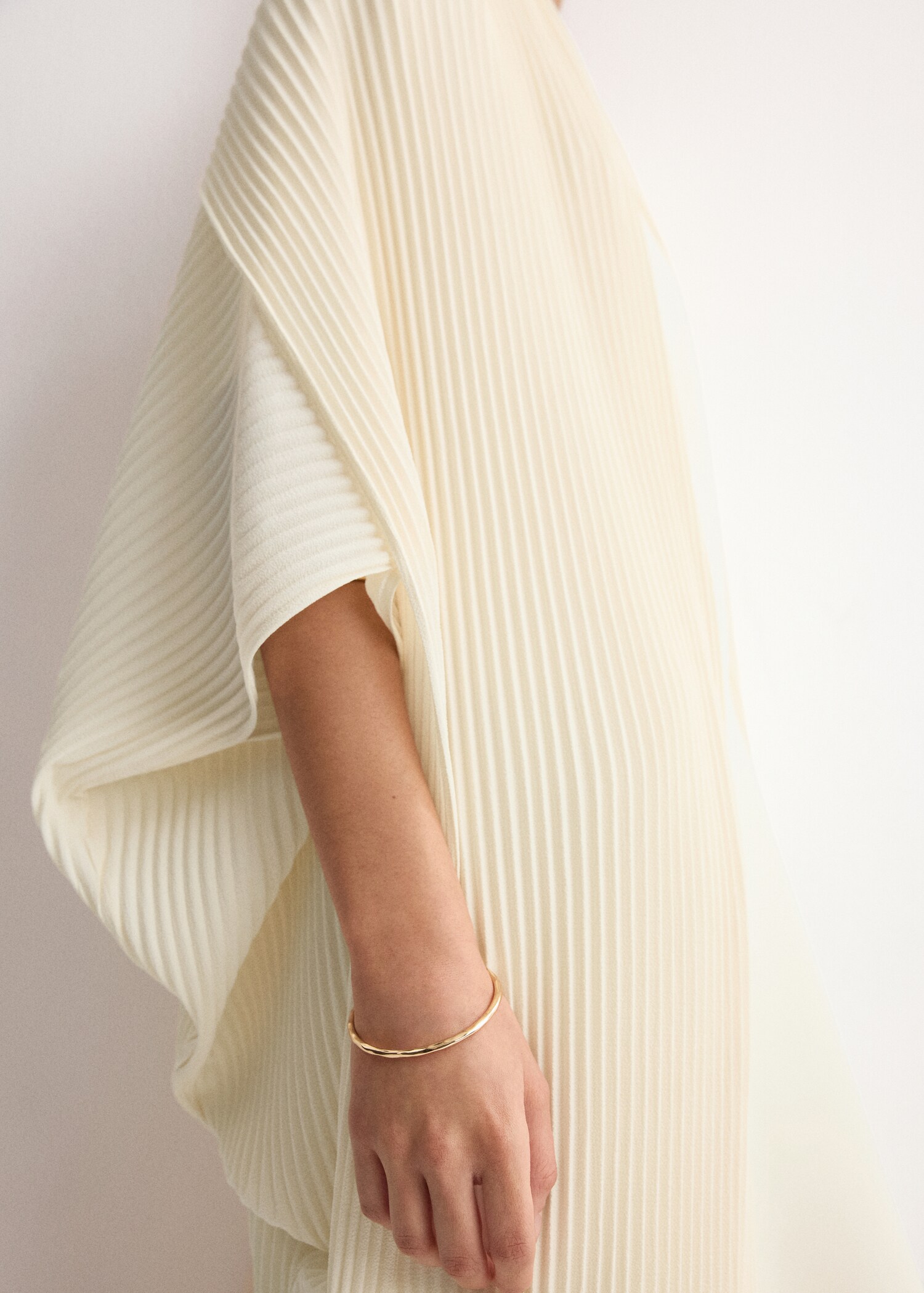Oversized pleated caftan - Details of the article 6