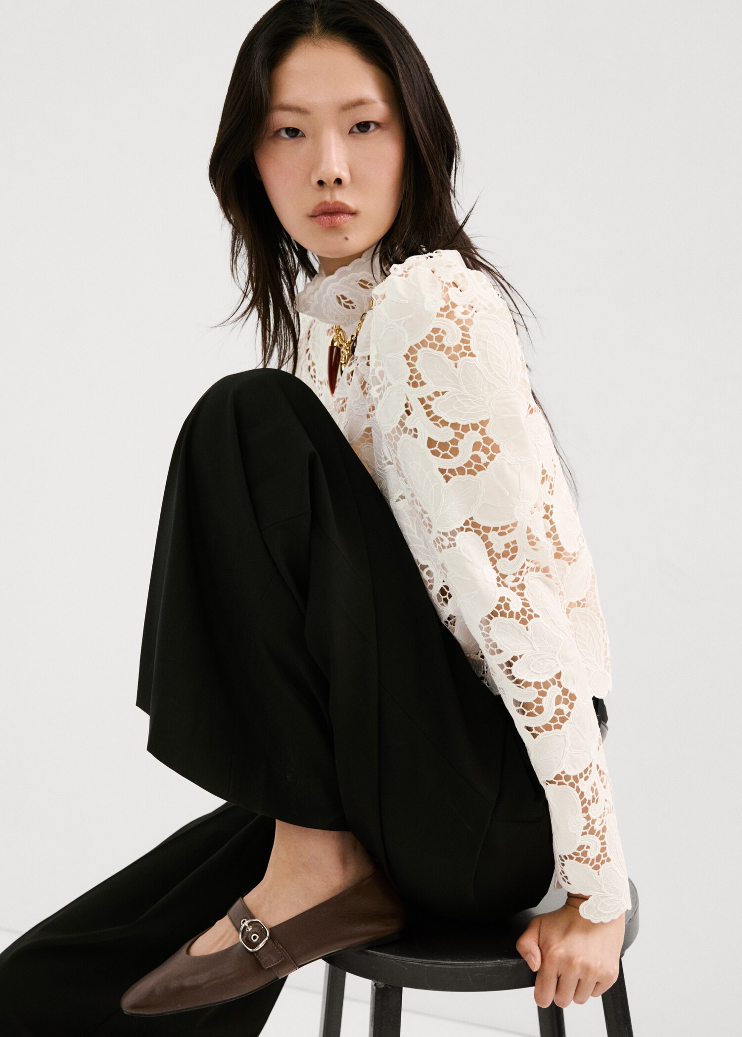 Floral embroidery blouse - Details of the article 1