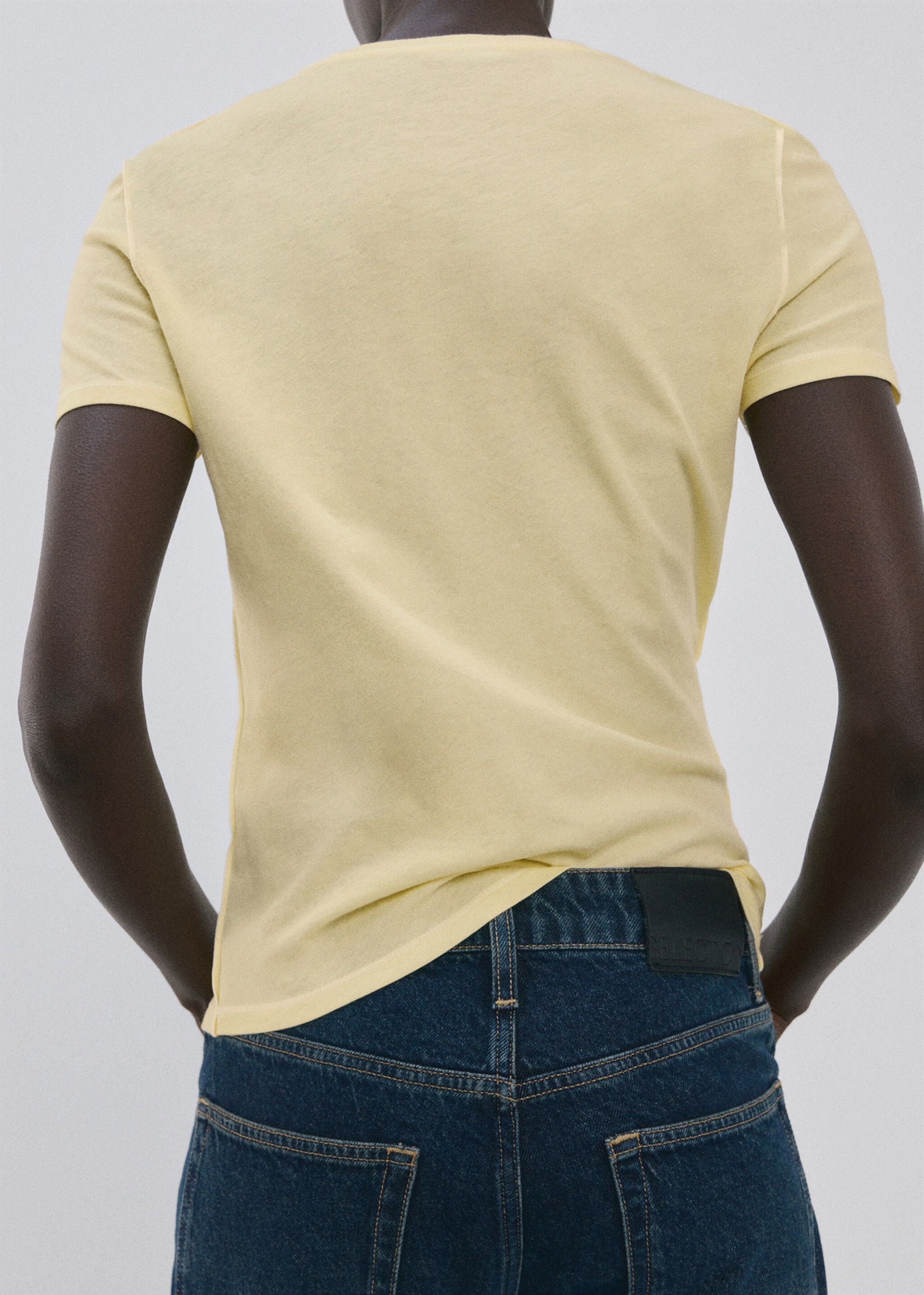 Katoenen T-shirt met stiksels - Achterkant van het artikel, Pastelgeel. Ref: 27094078-00.