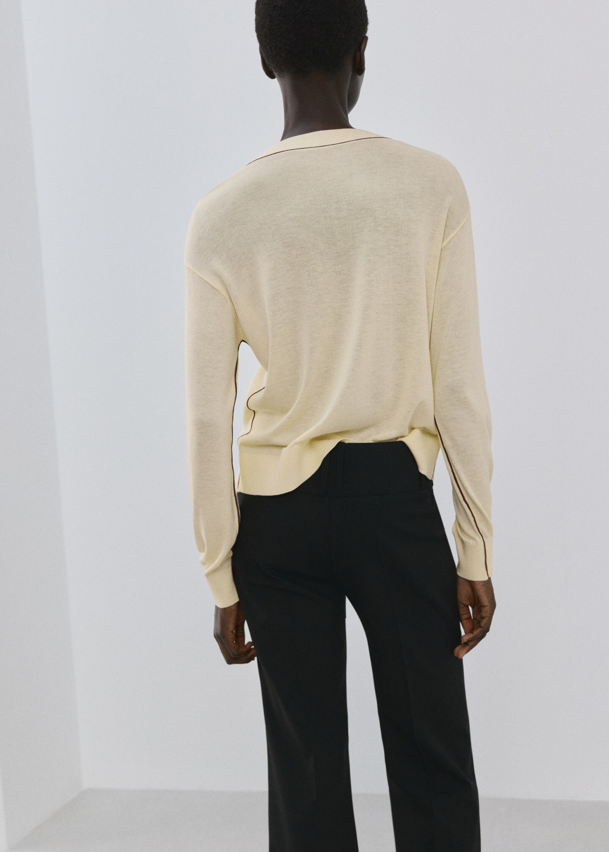 V-neck sweater with contrasting trim - Reverse of the article, Pastel Yellow. Ref: 27094083-00.