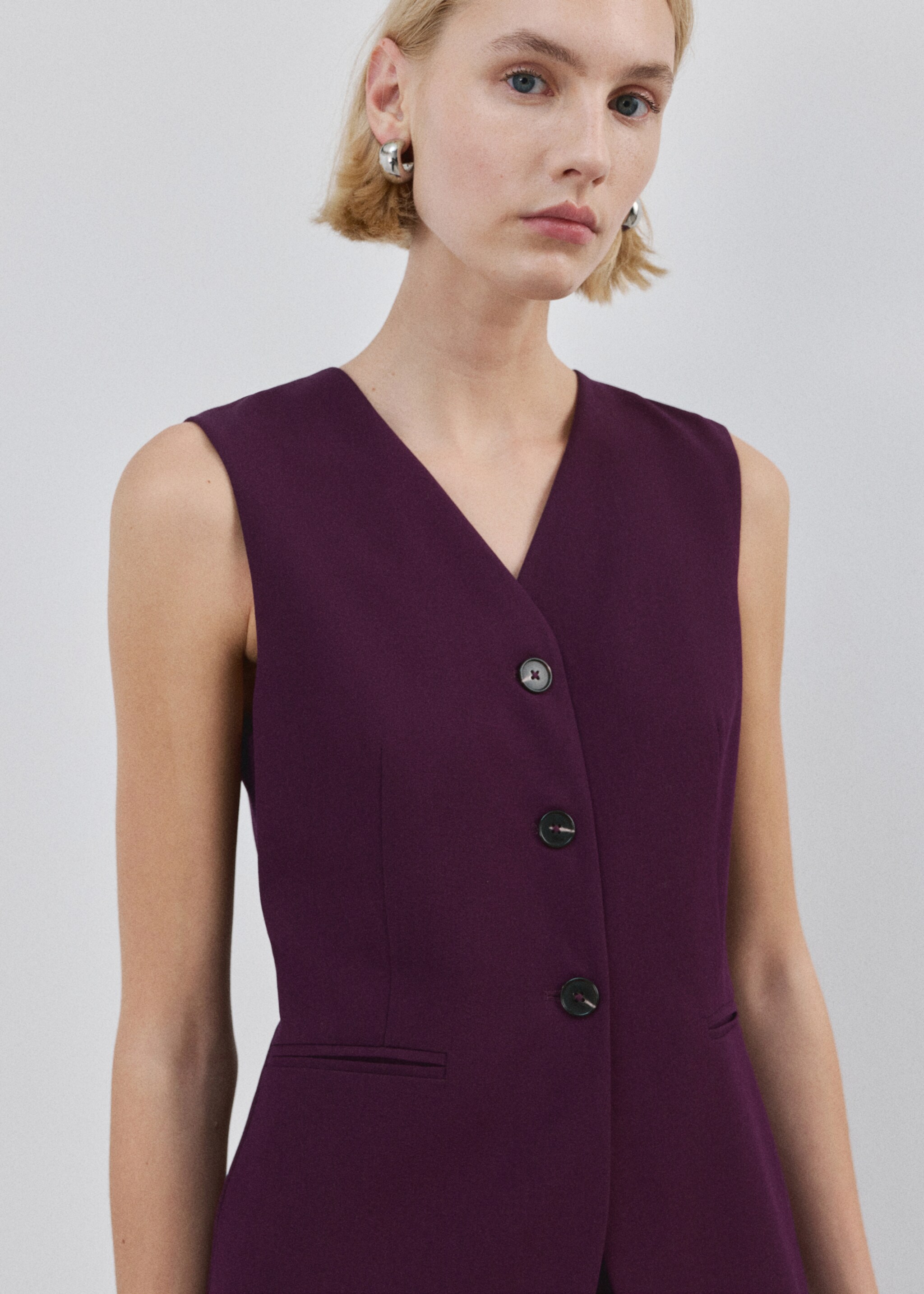 Long suit-style jumpsuit - Details of the article 1, Plum. Ref: 27094084-00.