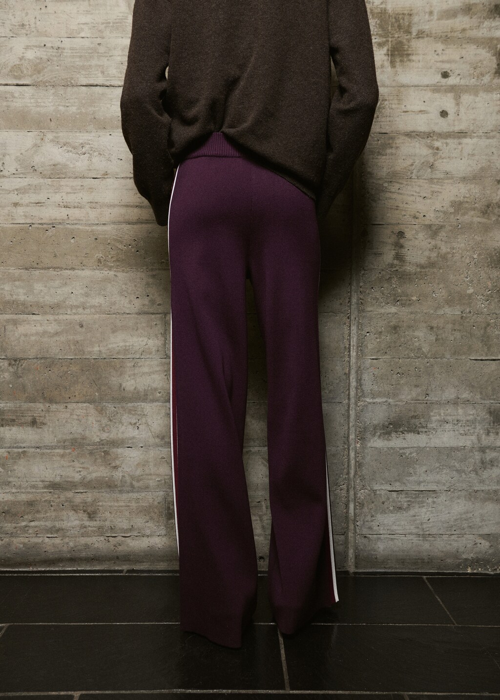 Knitted pants with contrasting stripes