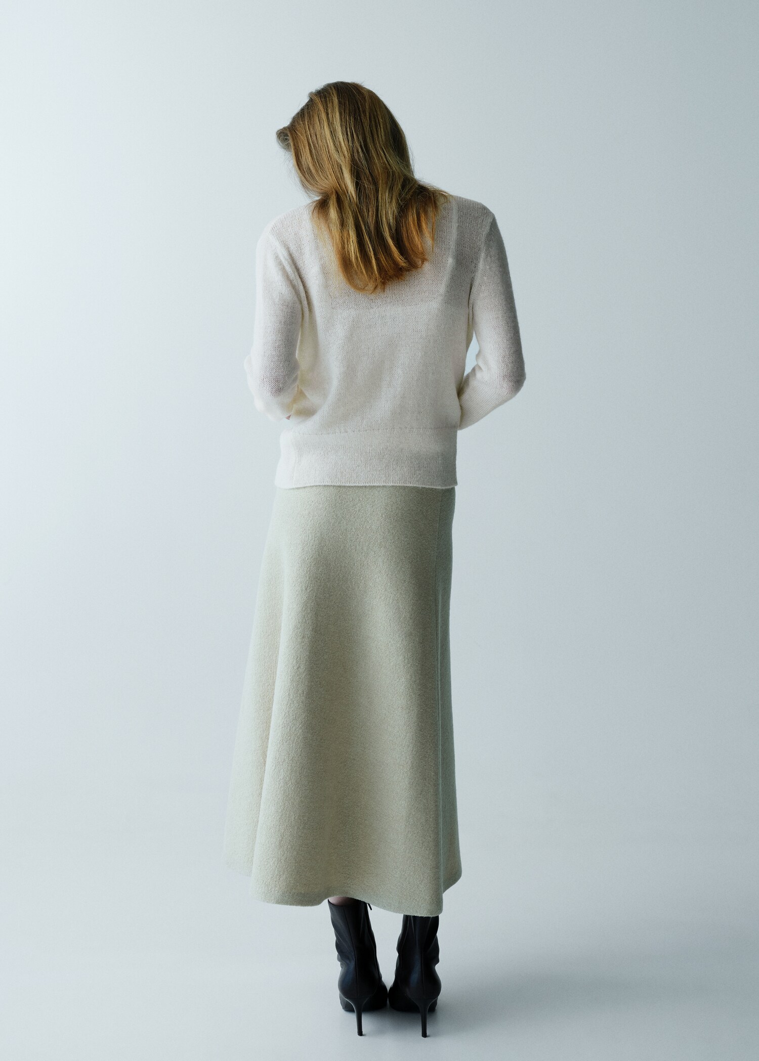 Gebreid vest met kant - Achterkant van het artikel