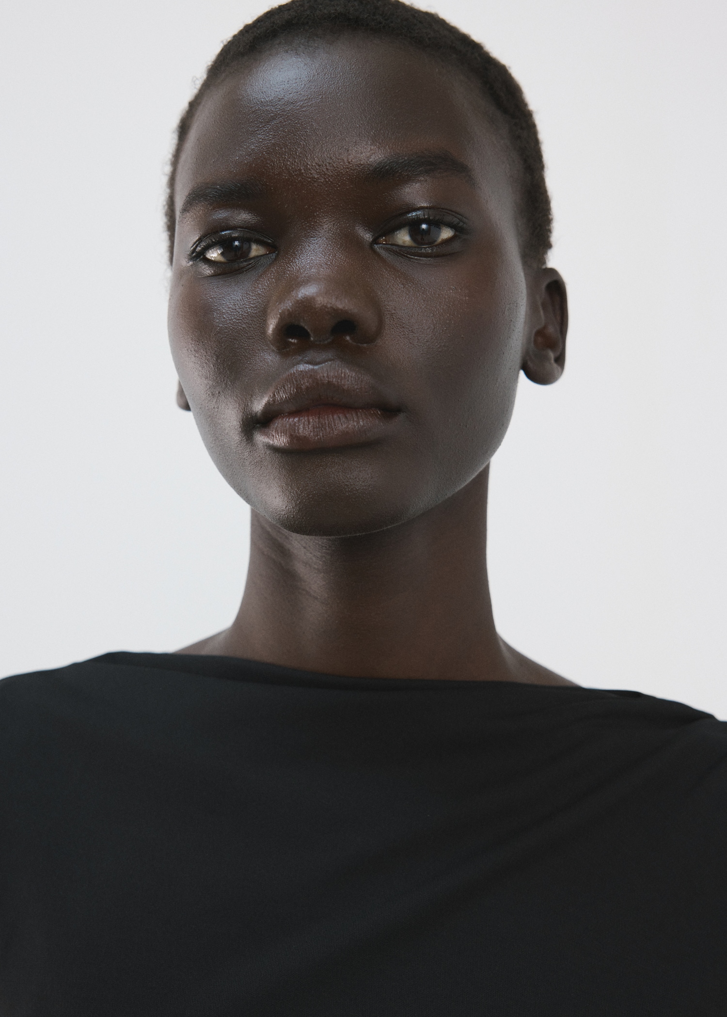 Asymmetrisk A-linjeformad klänning - Detaljer om artikeln 1