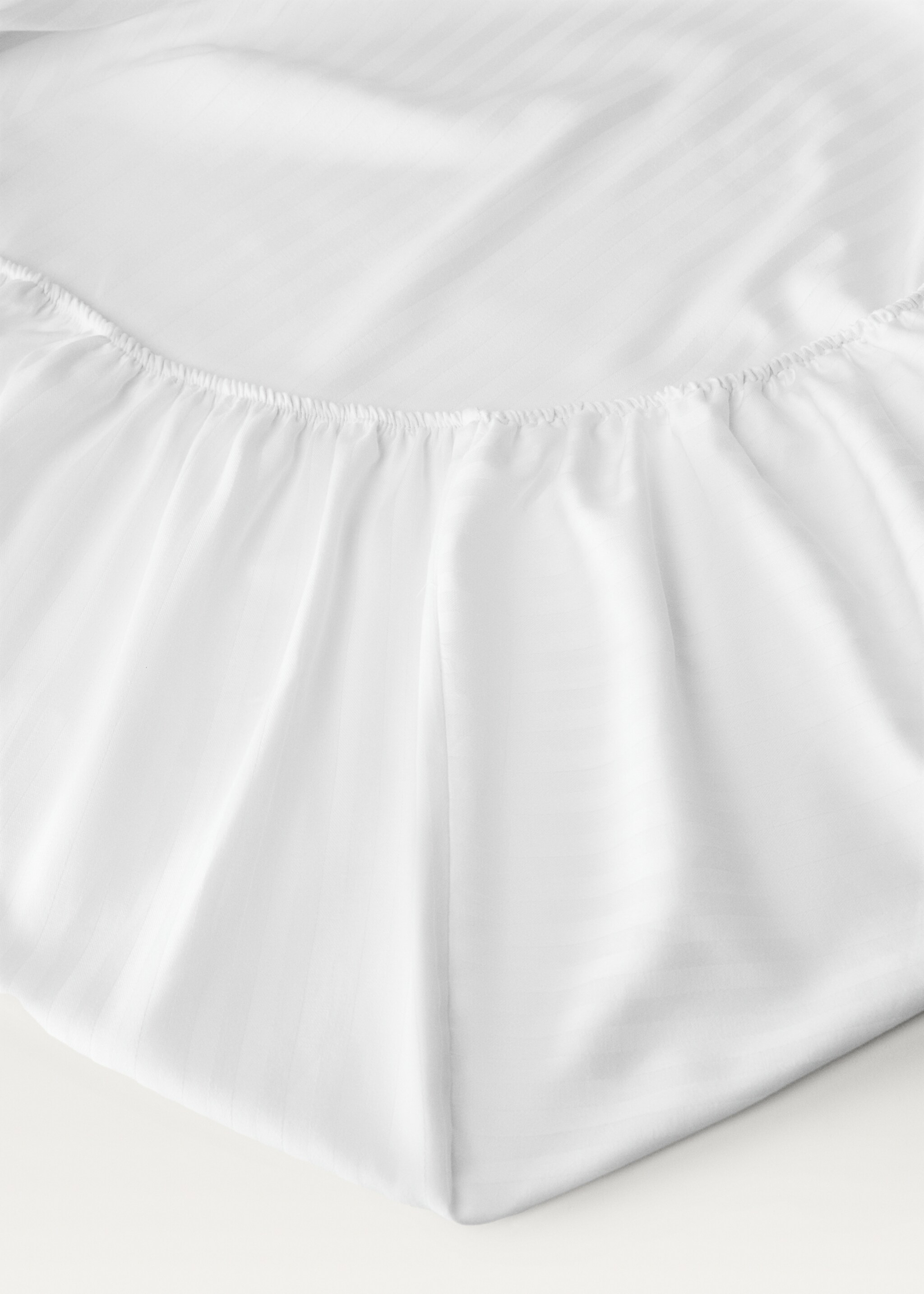 Satin cotton satin striped mattress protector for 90 cm bed - Medium plane, White. Ref: 27094101-00.