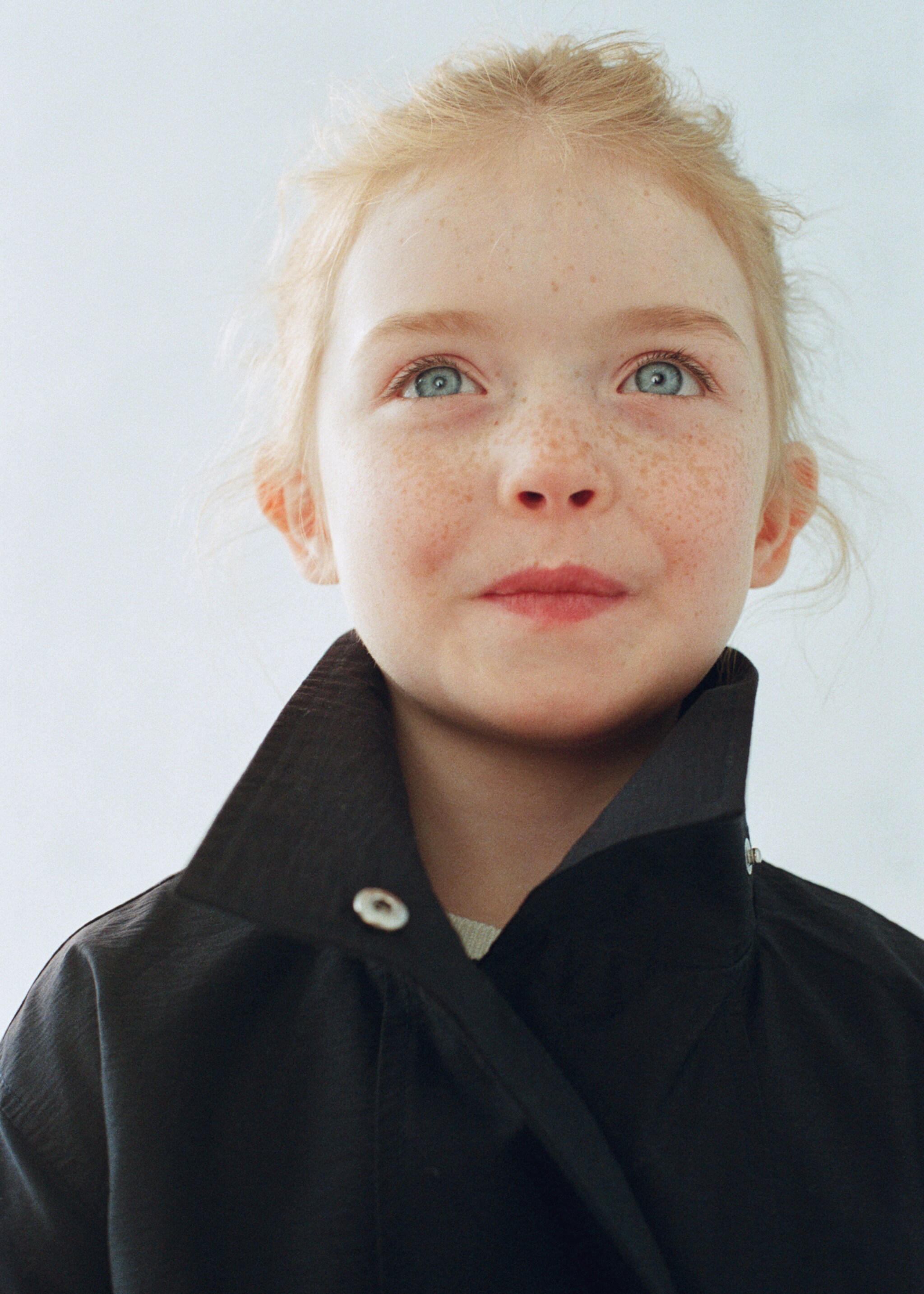 Buttoned jacket - Details of the article 5, Navy. Ref: 27094406-00.