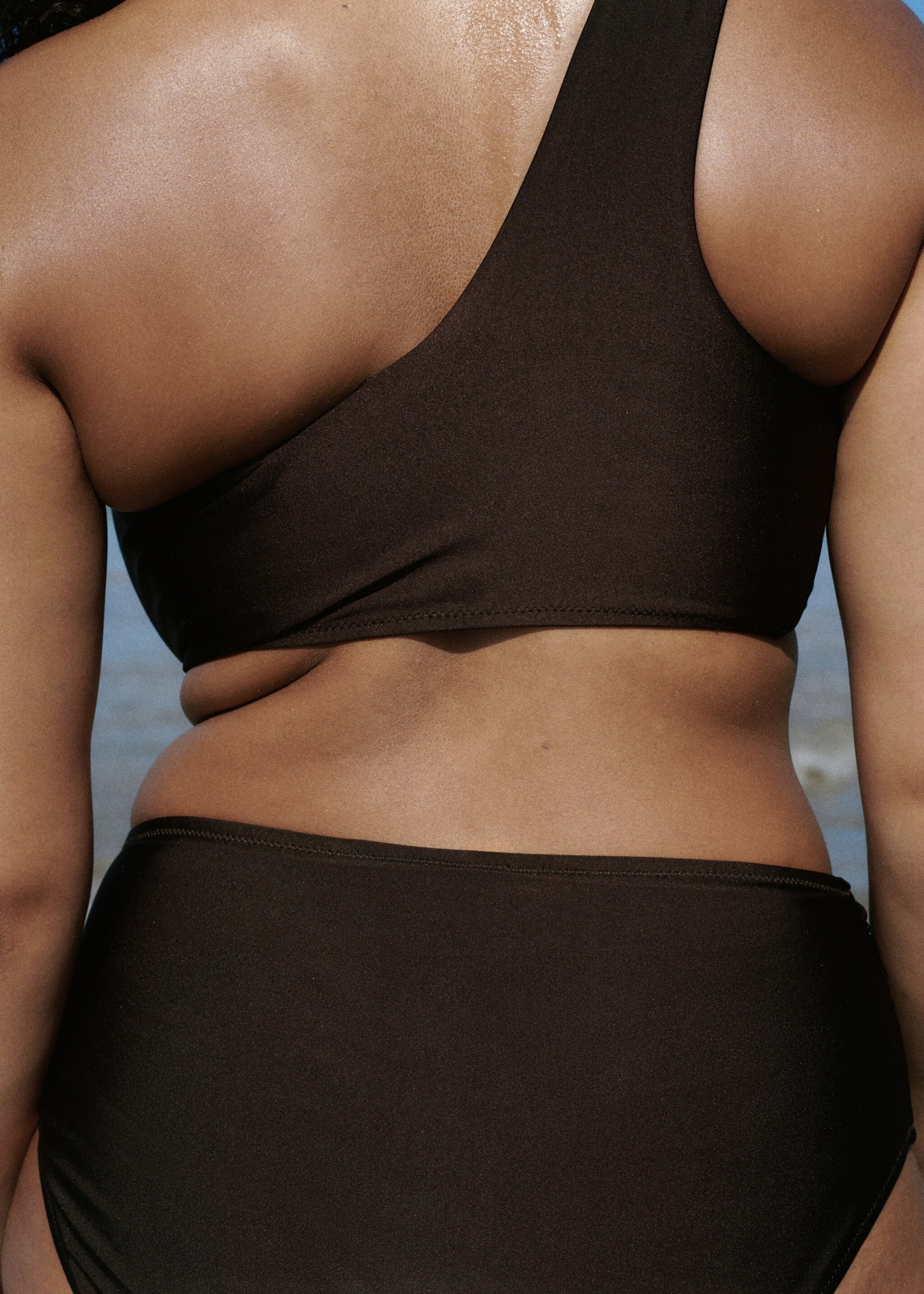 Asymmetrisches Bikini-Top - Rückseite des Artikels, Braun. Ref: 27094412-00.