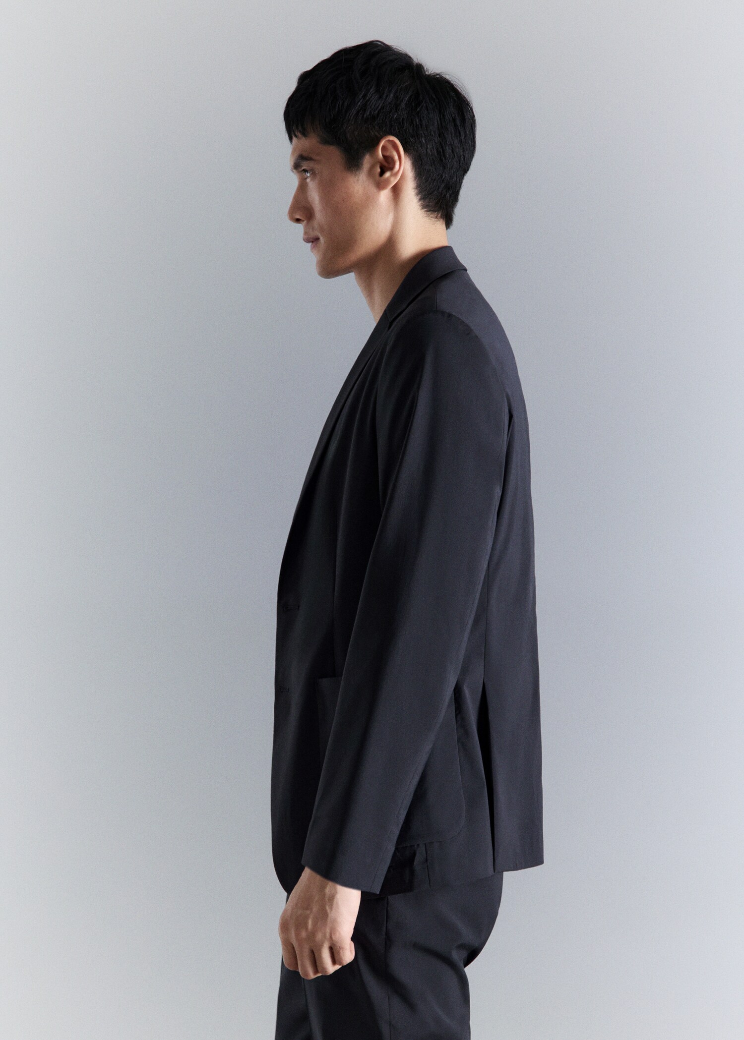 جاكيت تقني بقصة سليم فيت - تفاصيل المنتج 2