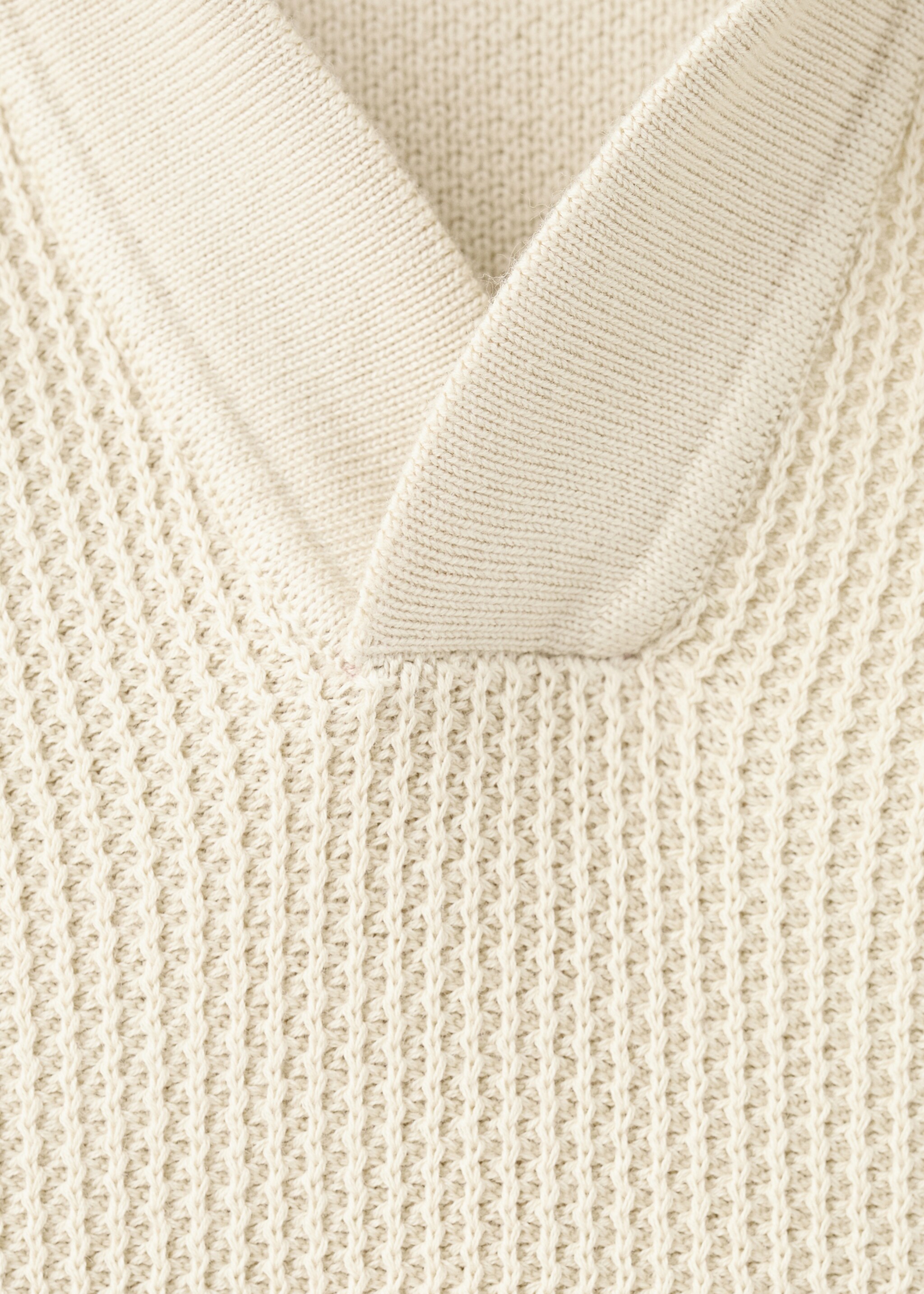 100% cotton knitted polo structure - Details of the article 0, Sand. Ref: 27094425-00.