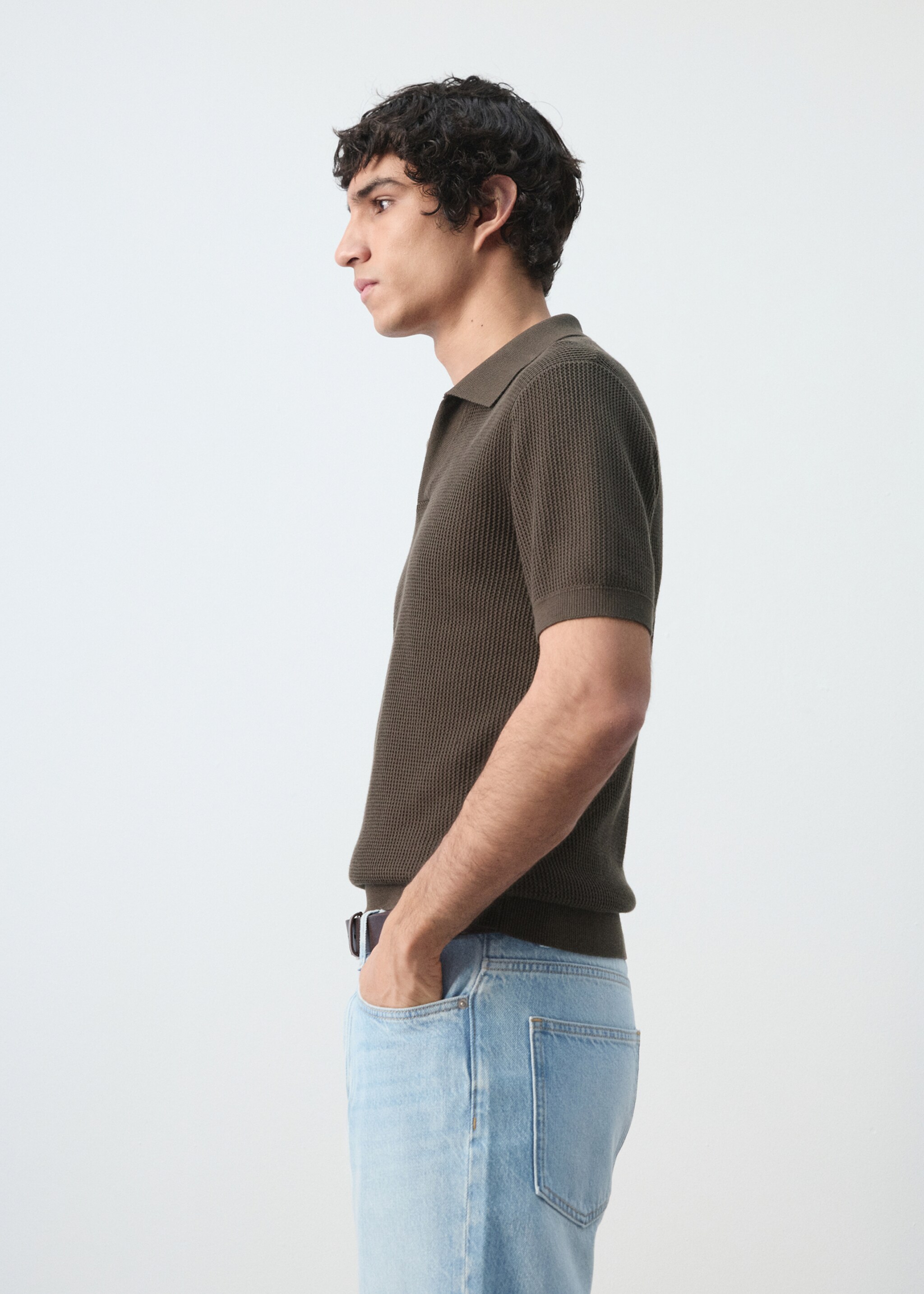 100% cotton knitted polo structure - Details of the article 2, Chocolate. Ref: 27094425-00.