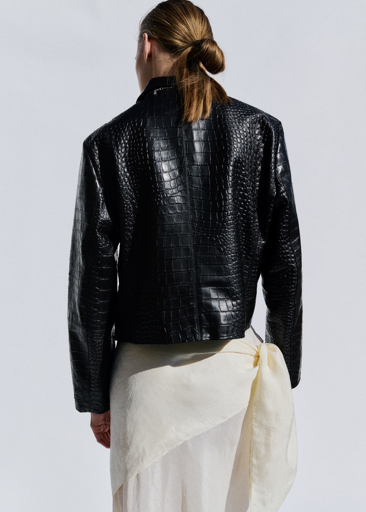 Double-breasted leather jacket - Reverse of the article