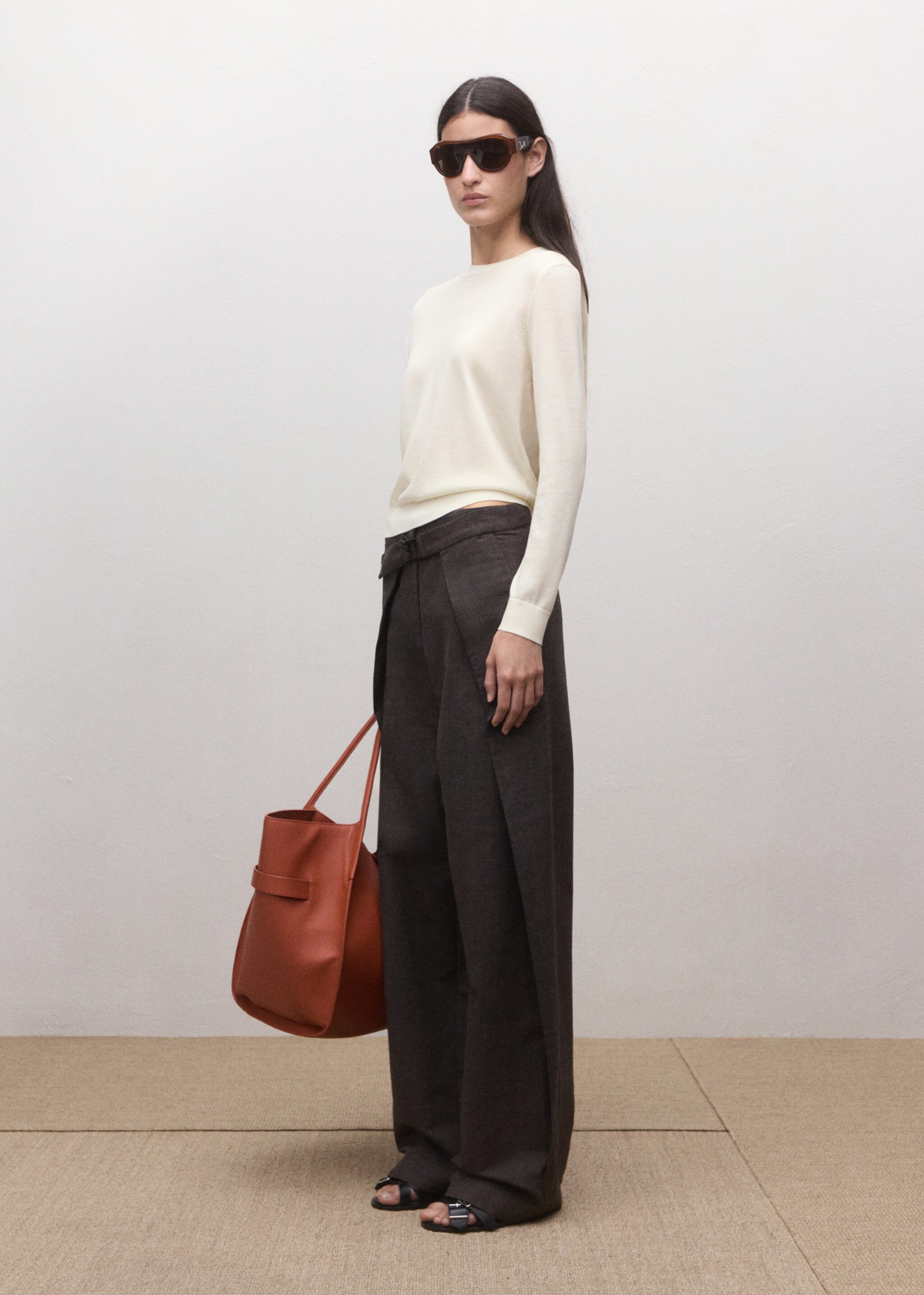 100% wool round-neck sweater - Details of the article 2, Ecru. Ref: 27094439-00.