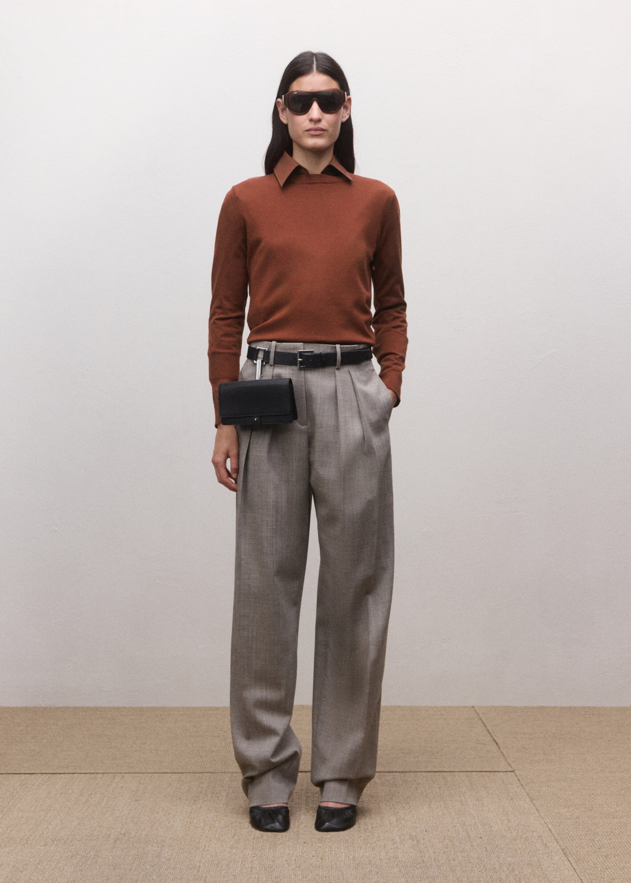 100% wool round-neck sweater - Details of the article 2, Russet. Ref: 27094439-00.