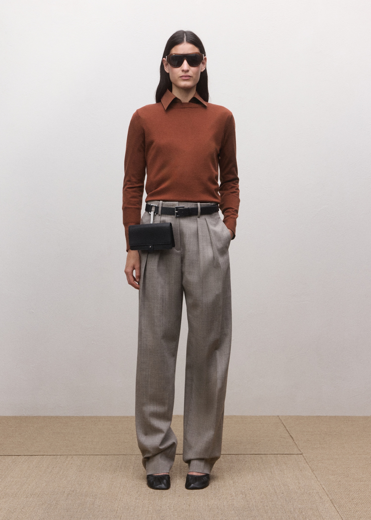 100% wool round-neck sweater - Details of the article 2