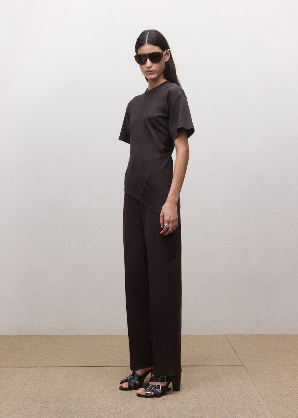 Fitted cotton T-shirt with asymmetrical hem - image 3