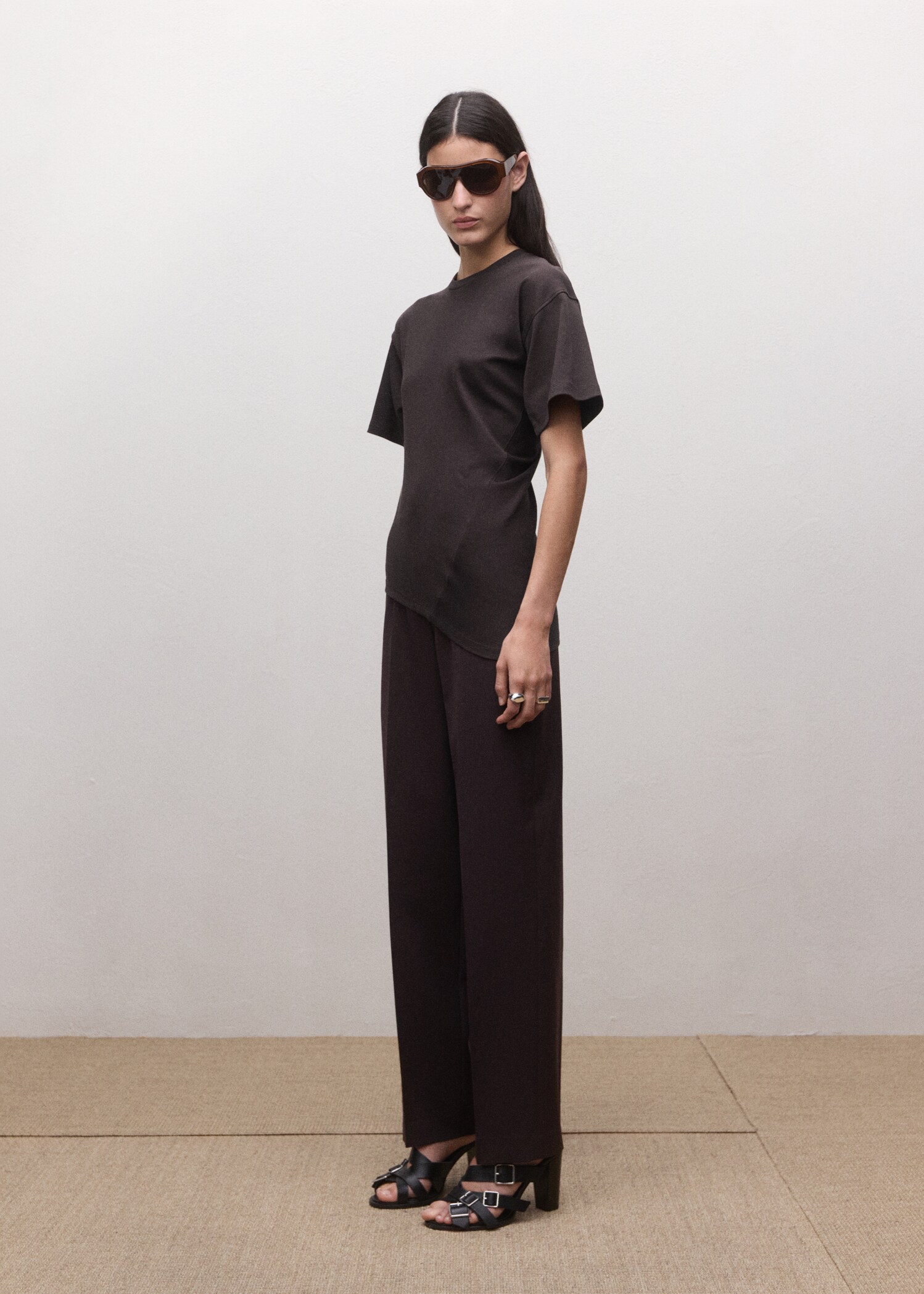 T-shirt coton bas asymétrique - Plan moyen