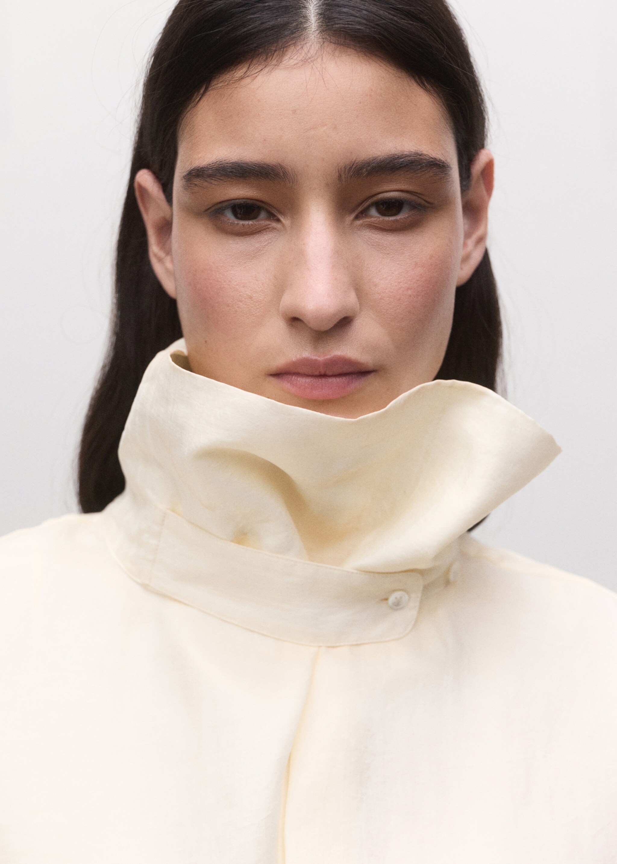 Lyocell shirt with funnel neck - Деталь изделия 1, Экрю. Ref: 27094446-00.