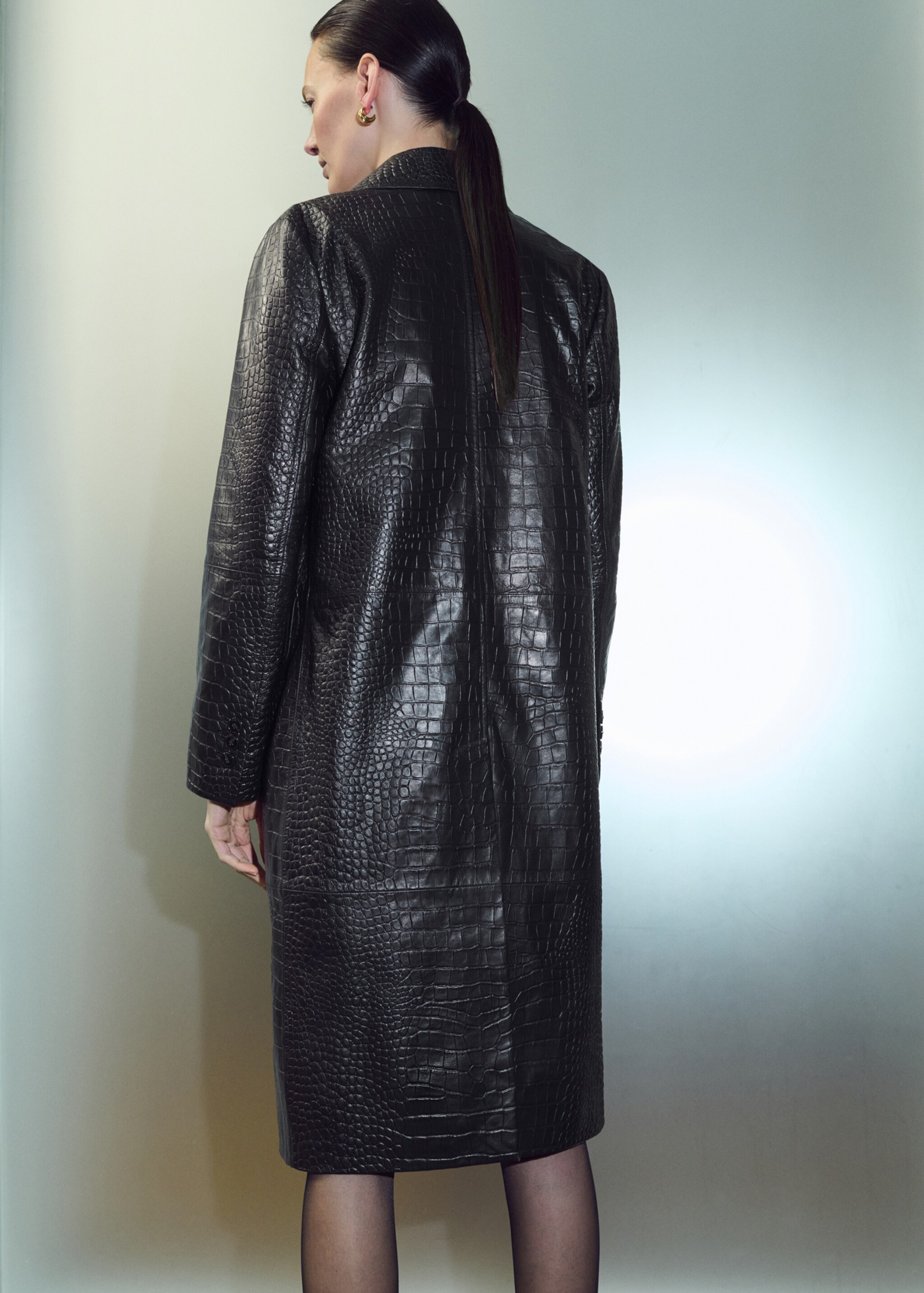 100% crocodile-effect leather coat - Reverse of the article, Black. Ref: 27094772-00.