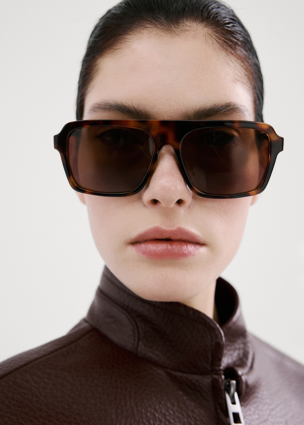 Collarless jacket with pockets - image 4