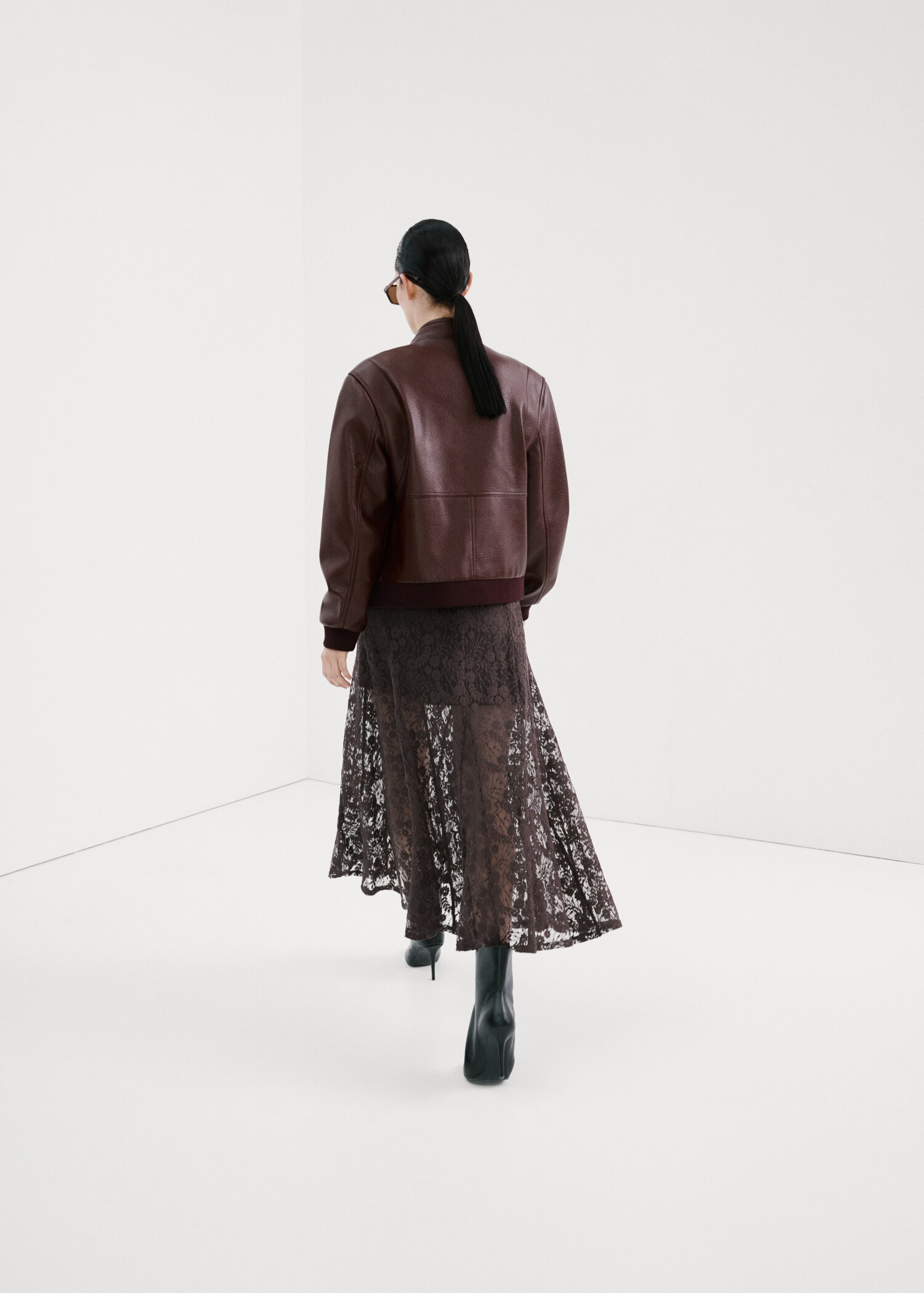 Collarless jacket with pockets - Details of the article 2