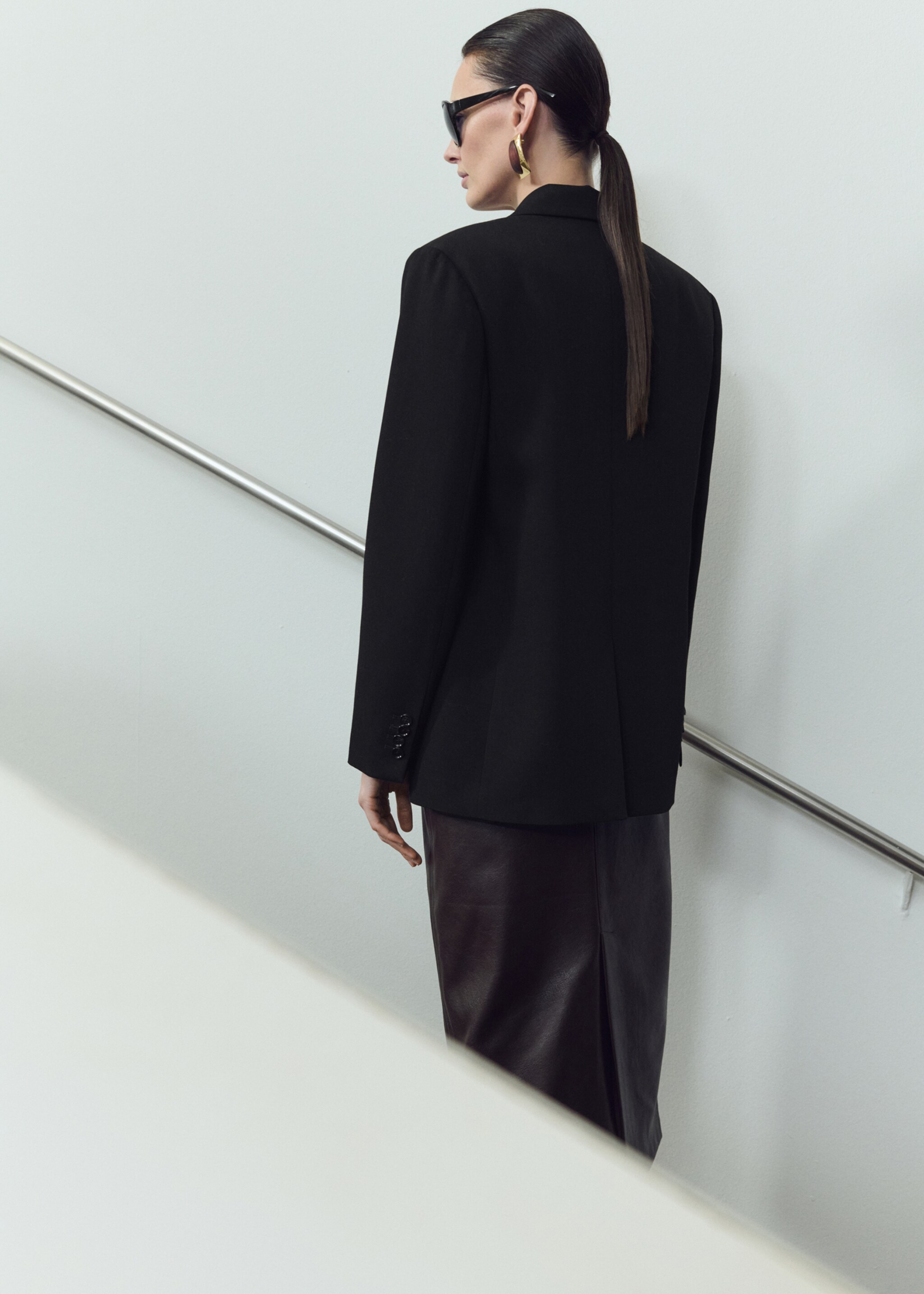 Straight jacket with flap pockets - Reverse of the article, Black. Ref: 27094774-00.