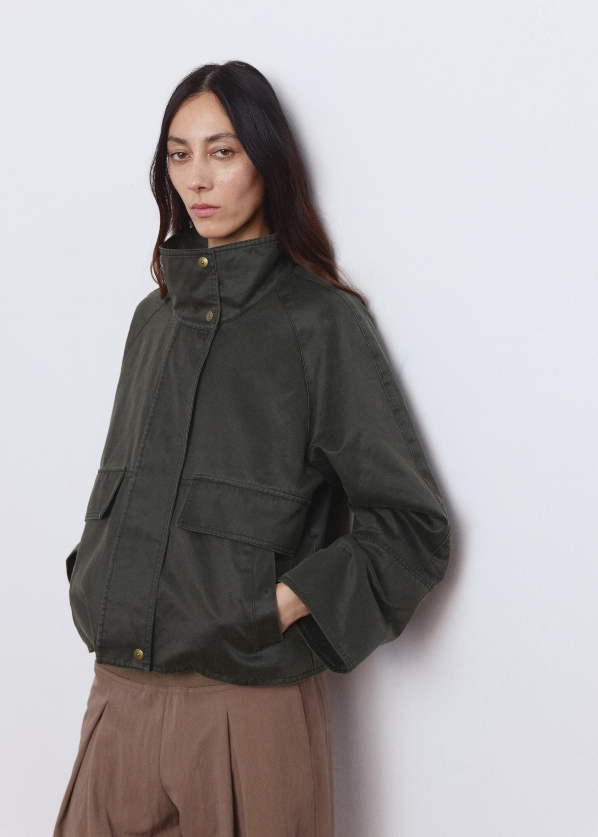 Funnel neck parka with pockets - Medium plane, Khaki. Ref: 27094776-00.