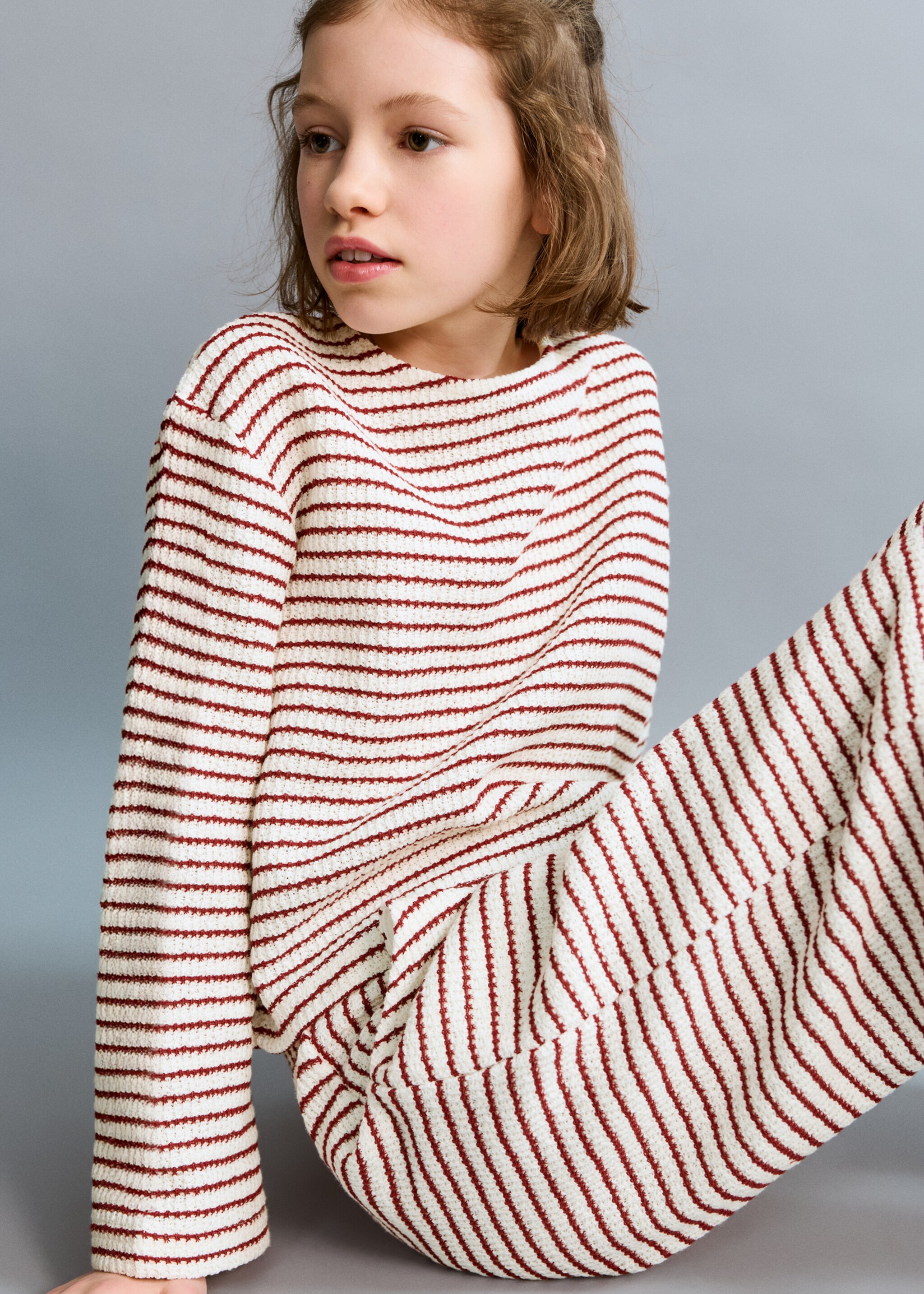 Knitted cropped sweater - Details of the article 1, Red. Ref: 27095154-00.