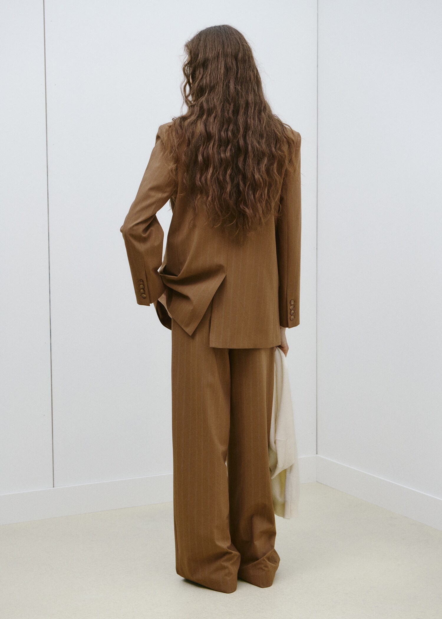 Костюмный пиджак в узкую полоску - Обратная сторона изделия