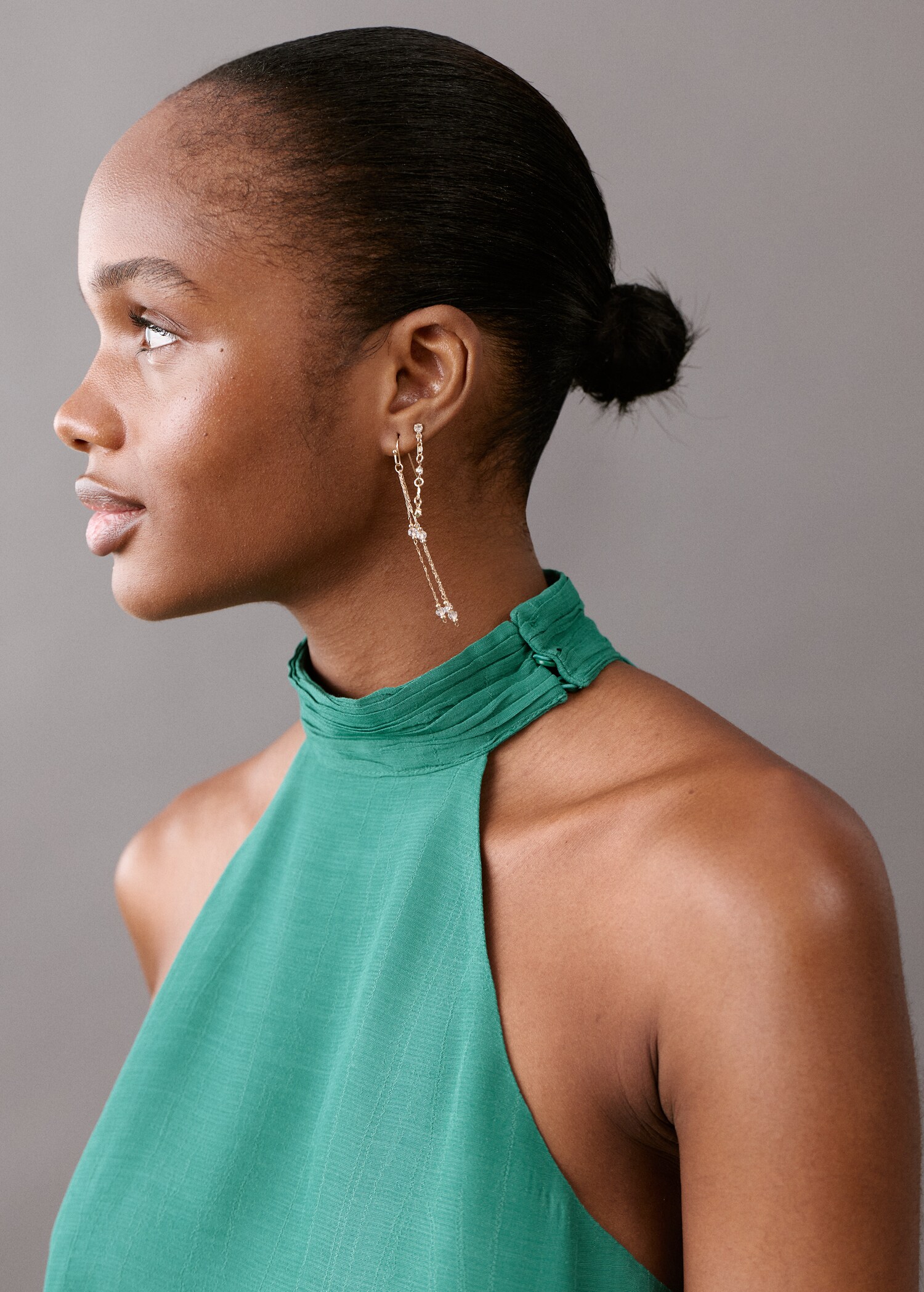 Open-back halter blouse - Details of the article 1