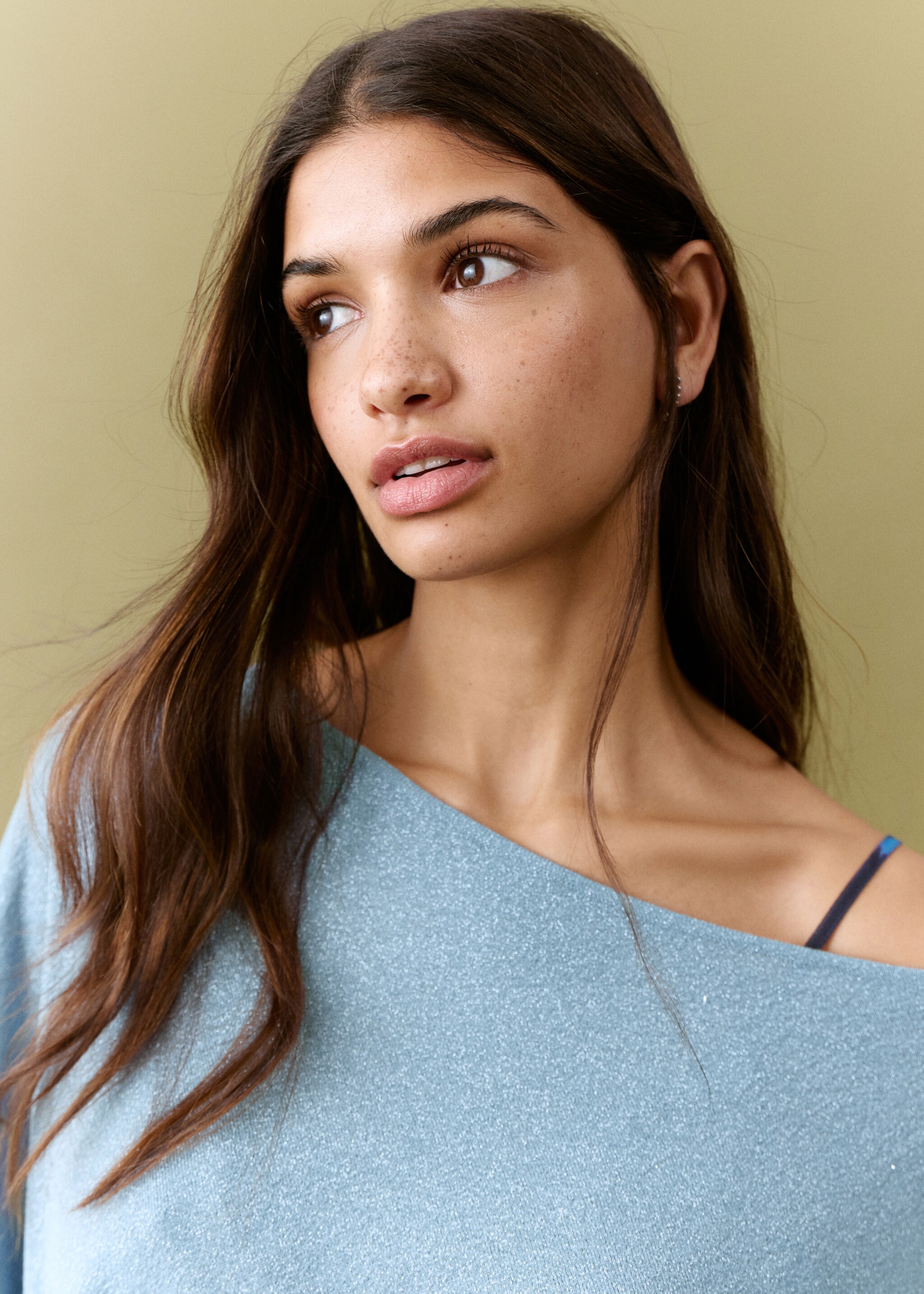 Asymmetrical knitted cape - Details of the article 1, Blue. Ref: 27095811-00.