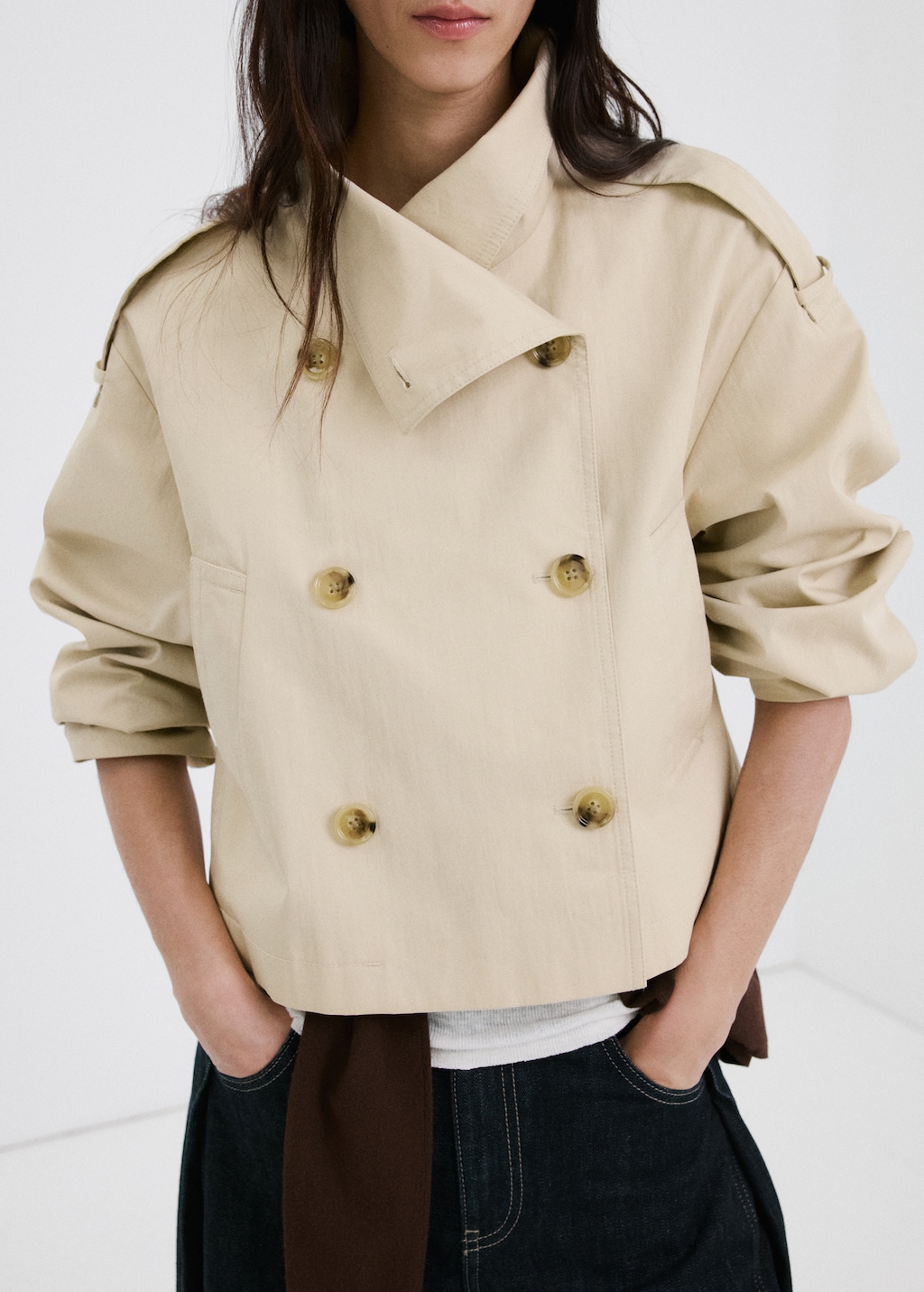 Mango Funnel neck crop trench coat
