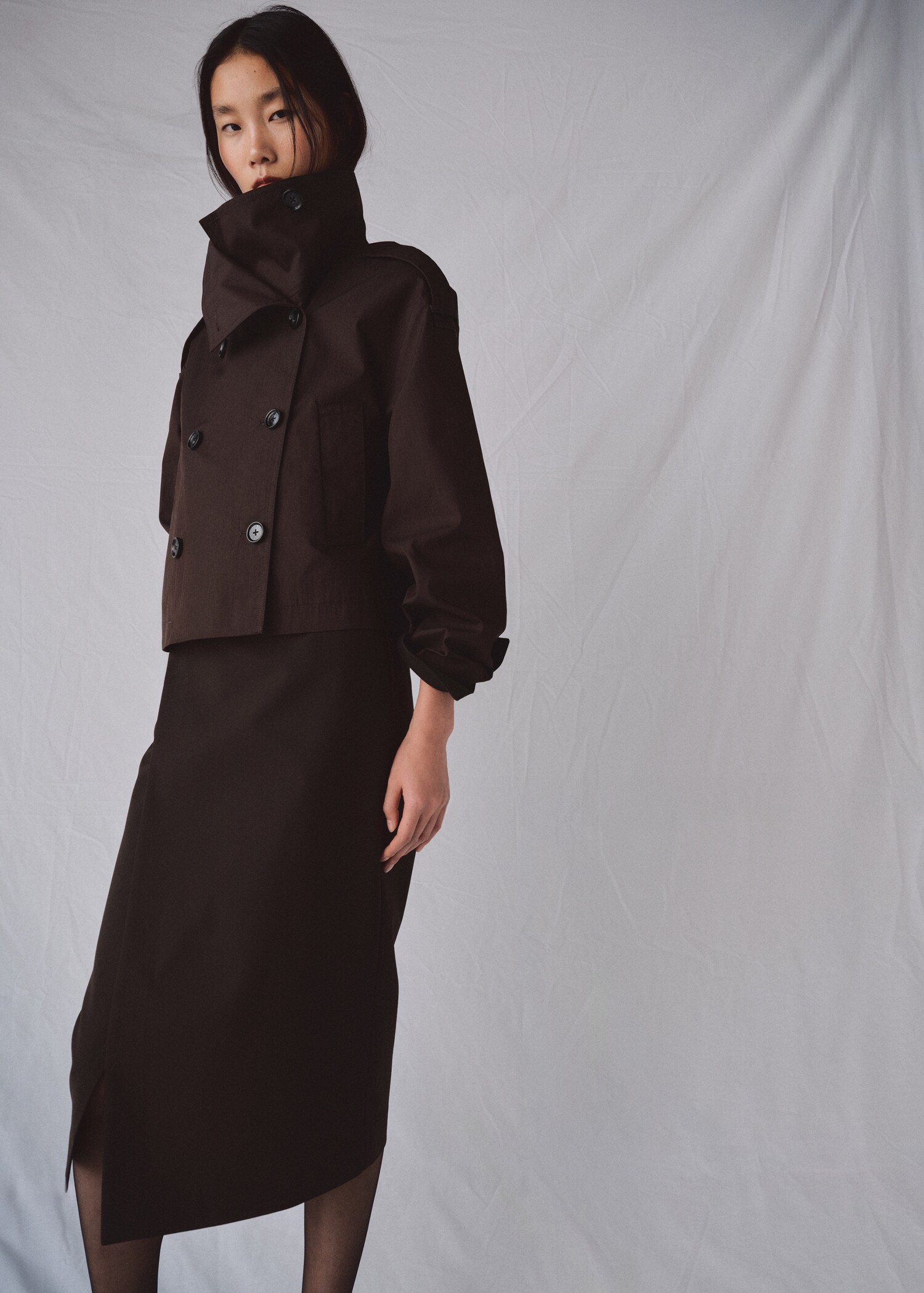 Trench crop doble botonadura - Plano medio