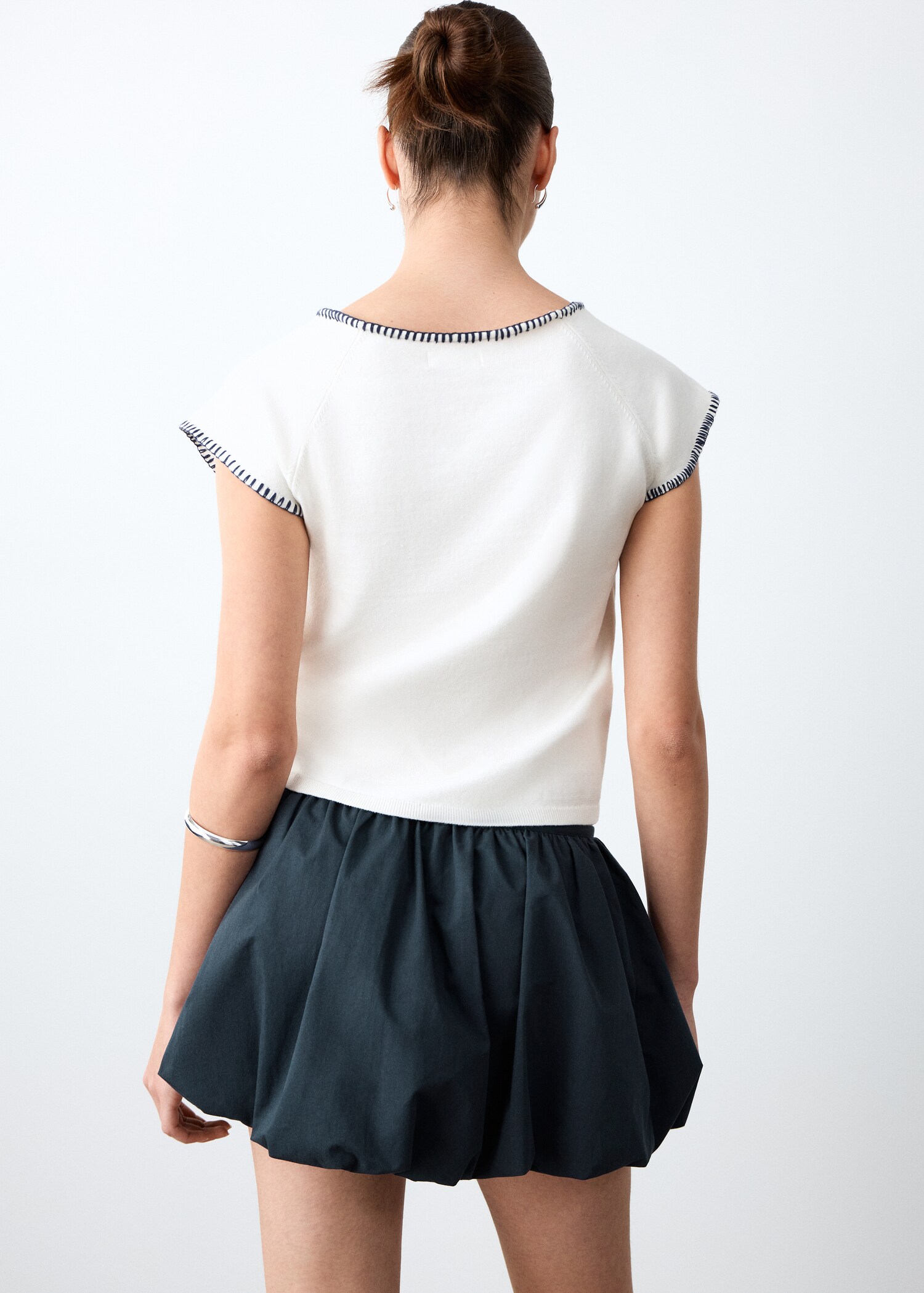 تنورة منطنون صغيرة - الجهة الخلفية للمنتج