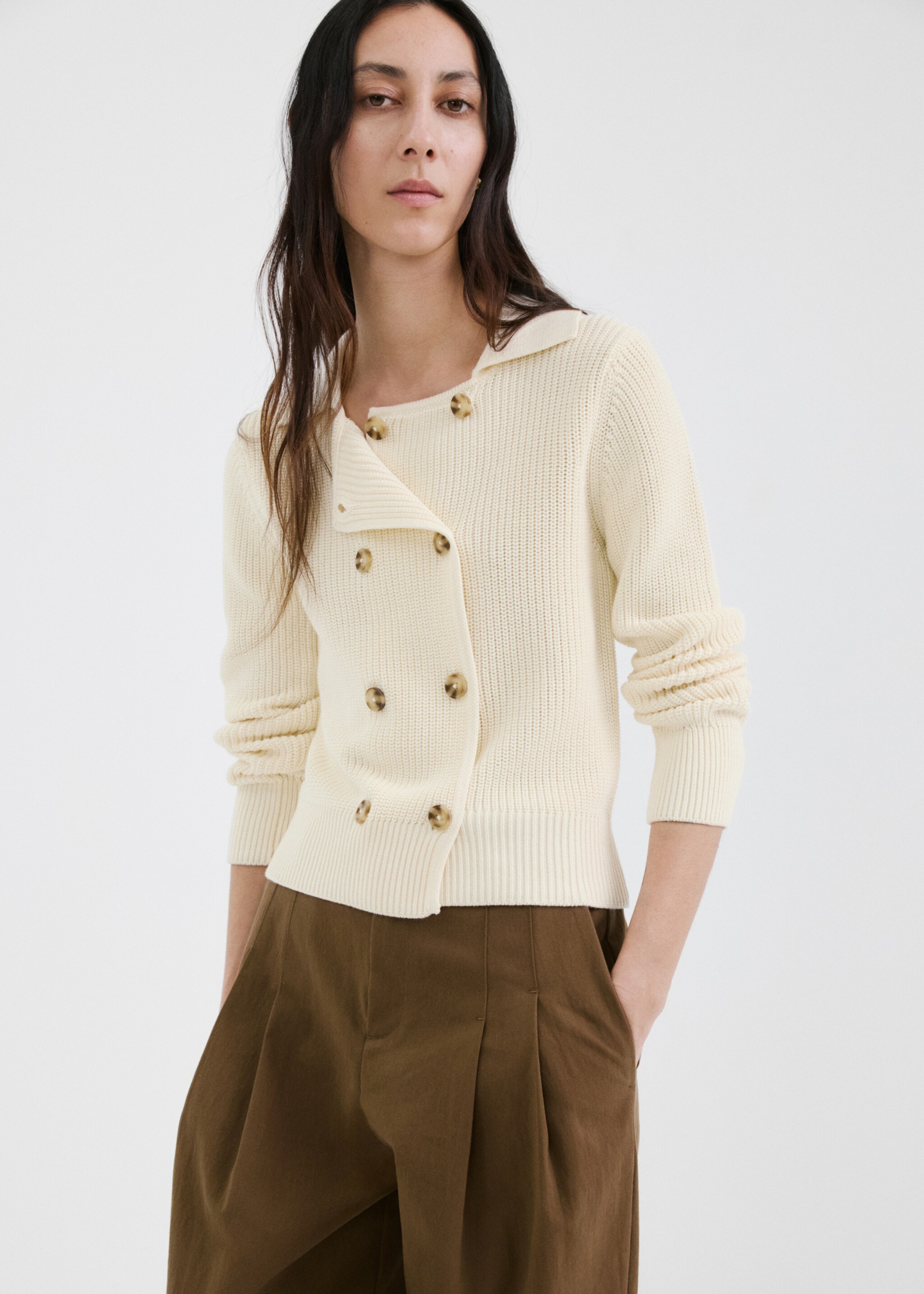 Knitted buttoned jacket - Details of the article 1, Ecru. Ref: 27095823-00.