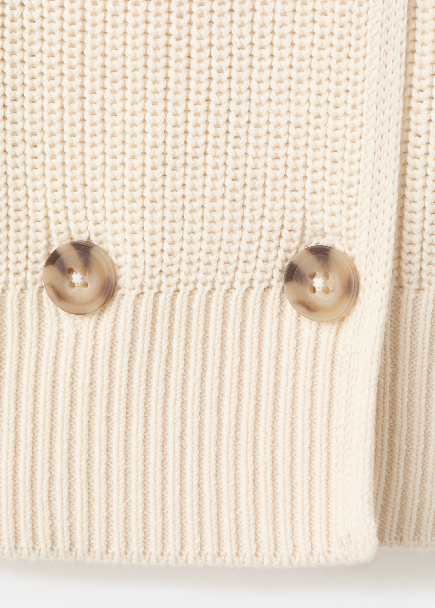 Knitted buttoned jacket - Details of the article 8