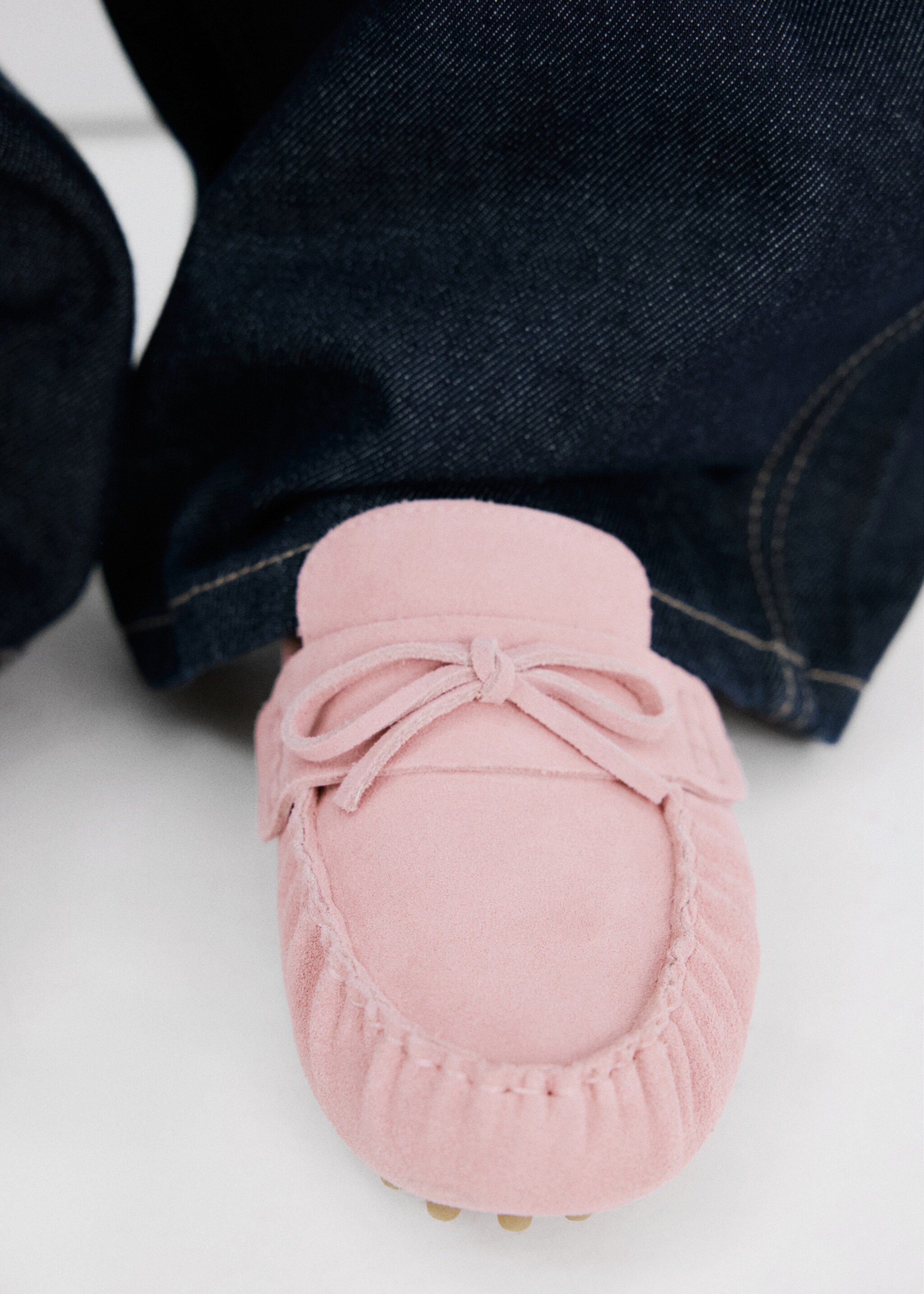 Mocassins croûte de cuir à fronces - Détail de l'article 9, Rose. Ref: 27095824-00.