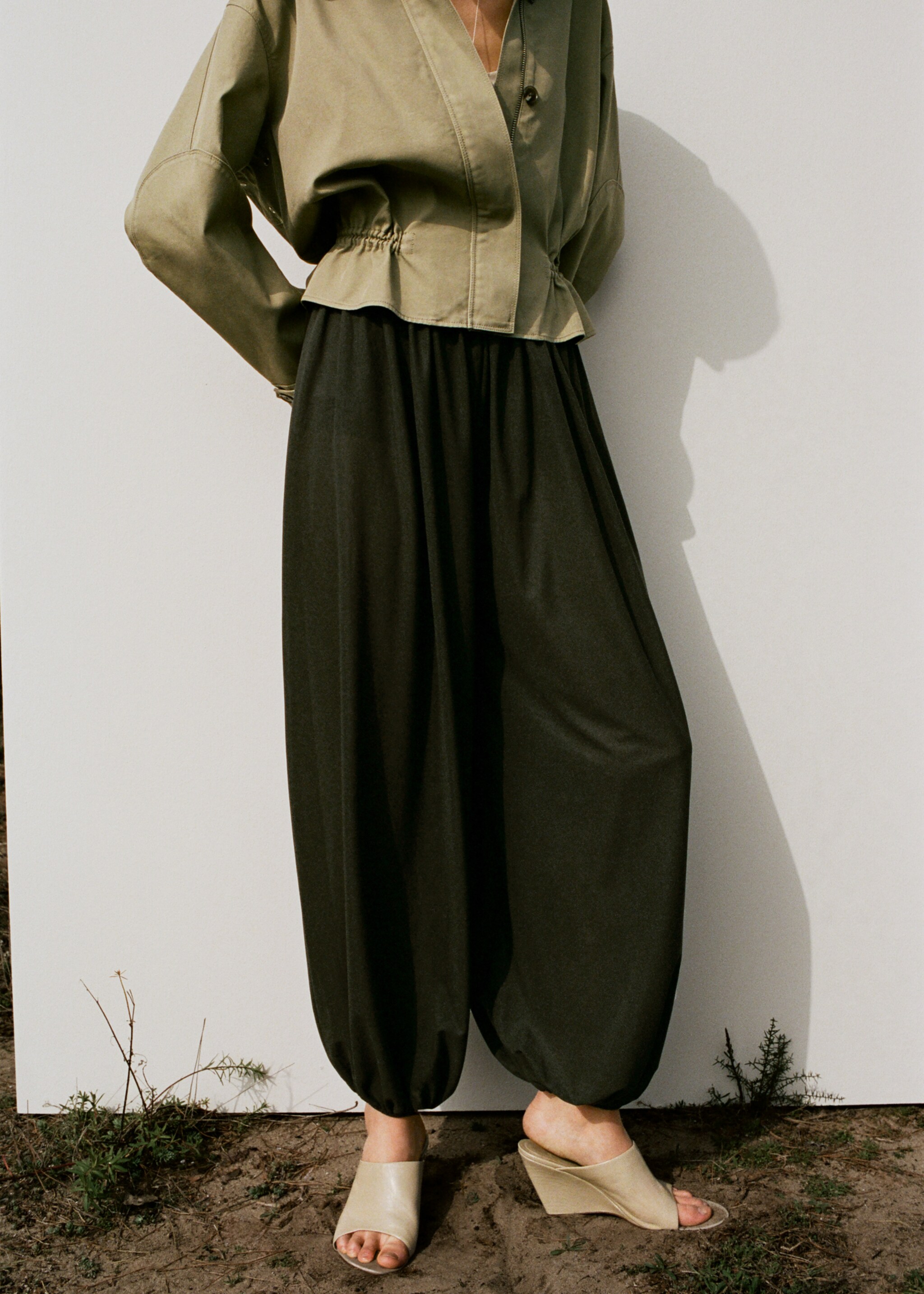 Mid-rise harem pants - Medium plane, Khaki. Ref: 27095831-00.