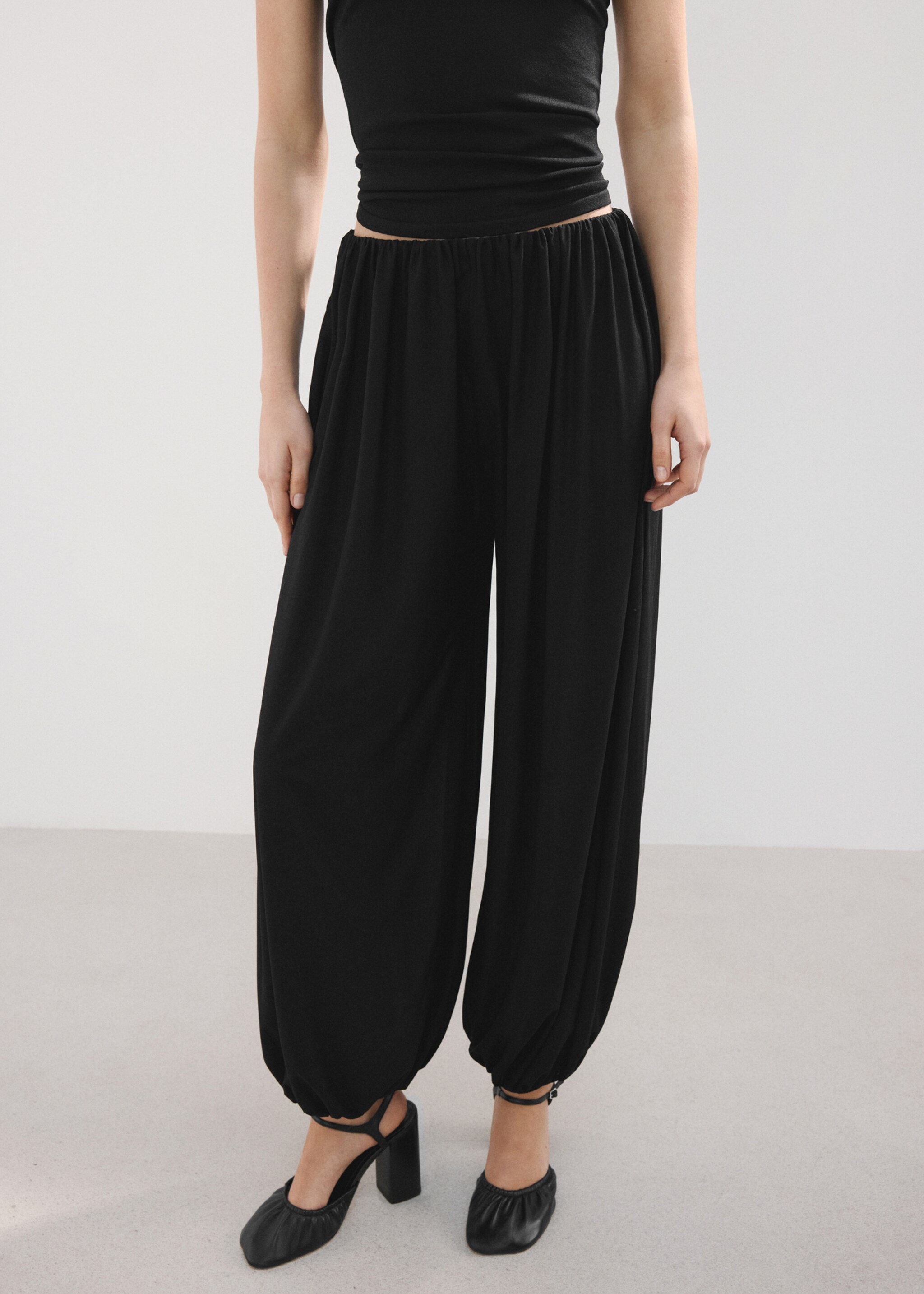 Mid-rise harem pants - Medium plane, Black. Ref: 27095831-00.