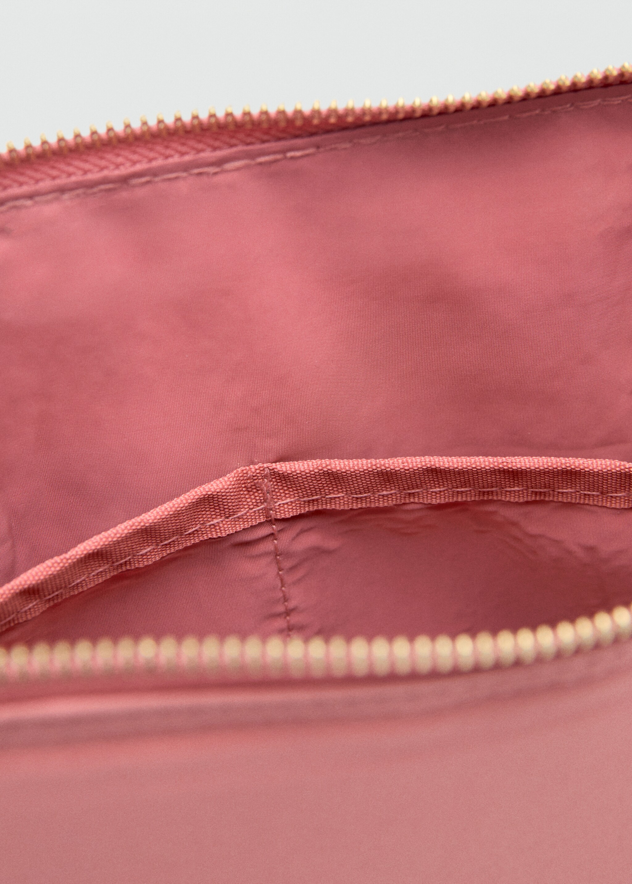 Funda portátil nylon - Detalle del artículo 1, Rosa. Ref: 27095834-00.