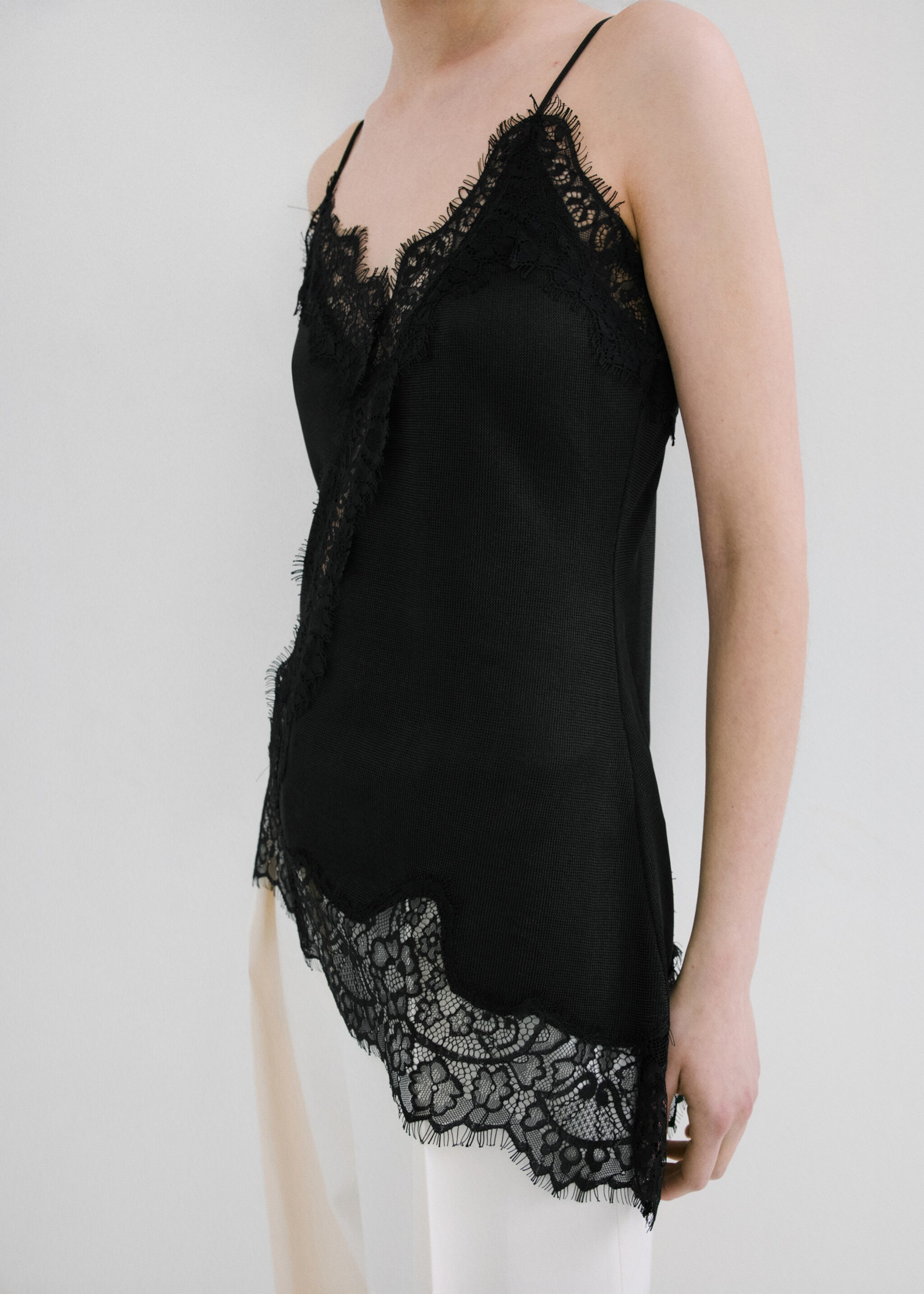 Asymmetric lace camisole top - Medium plane, Black. Ref: 27095838-00.