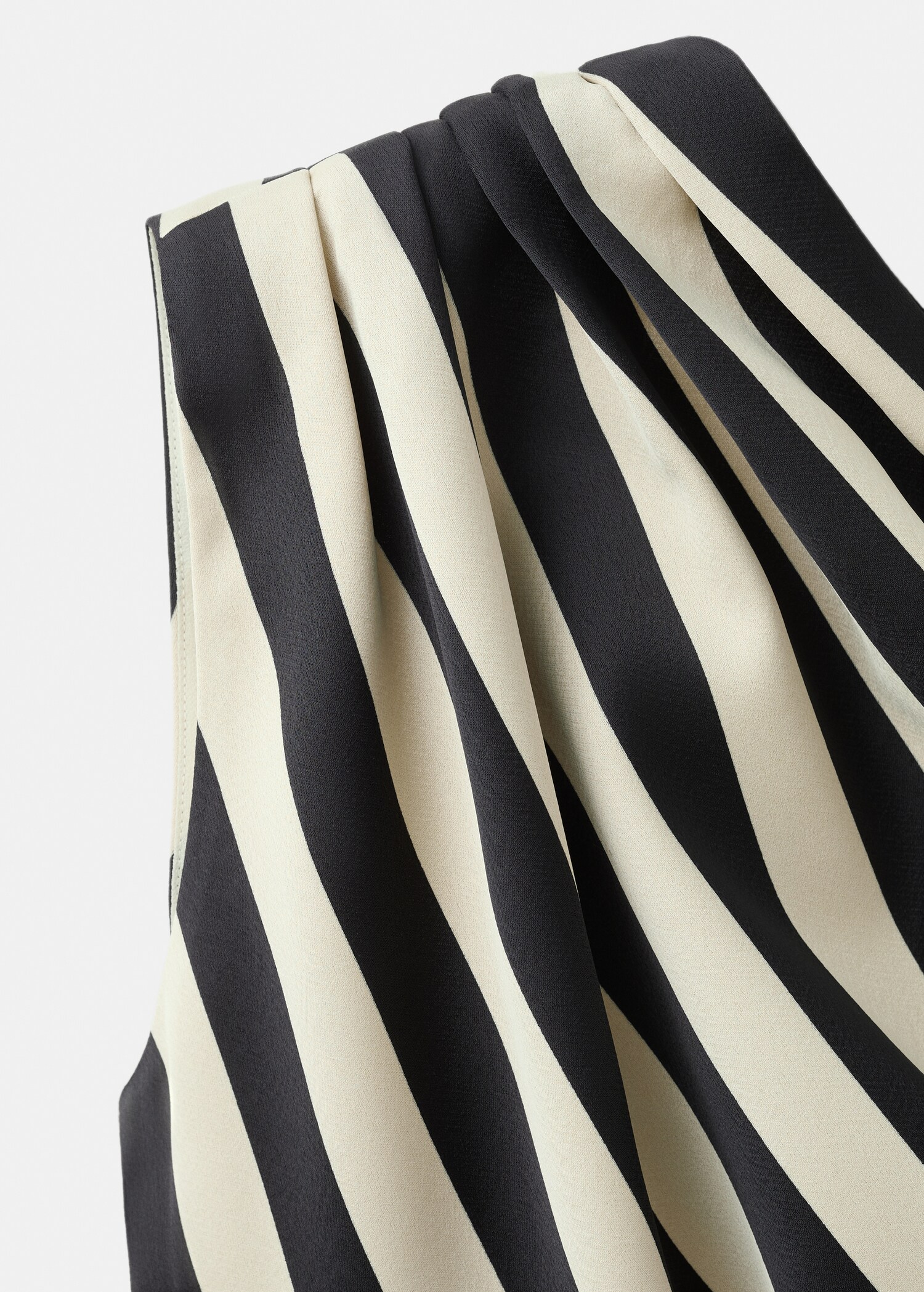 Asymmetric zebra top - Details of the article 8