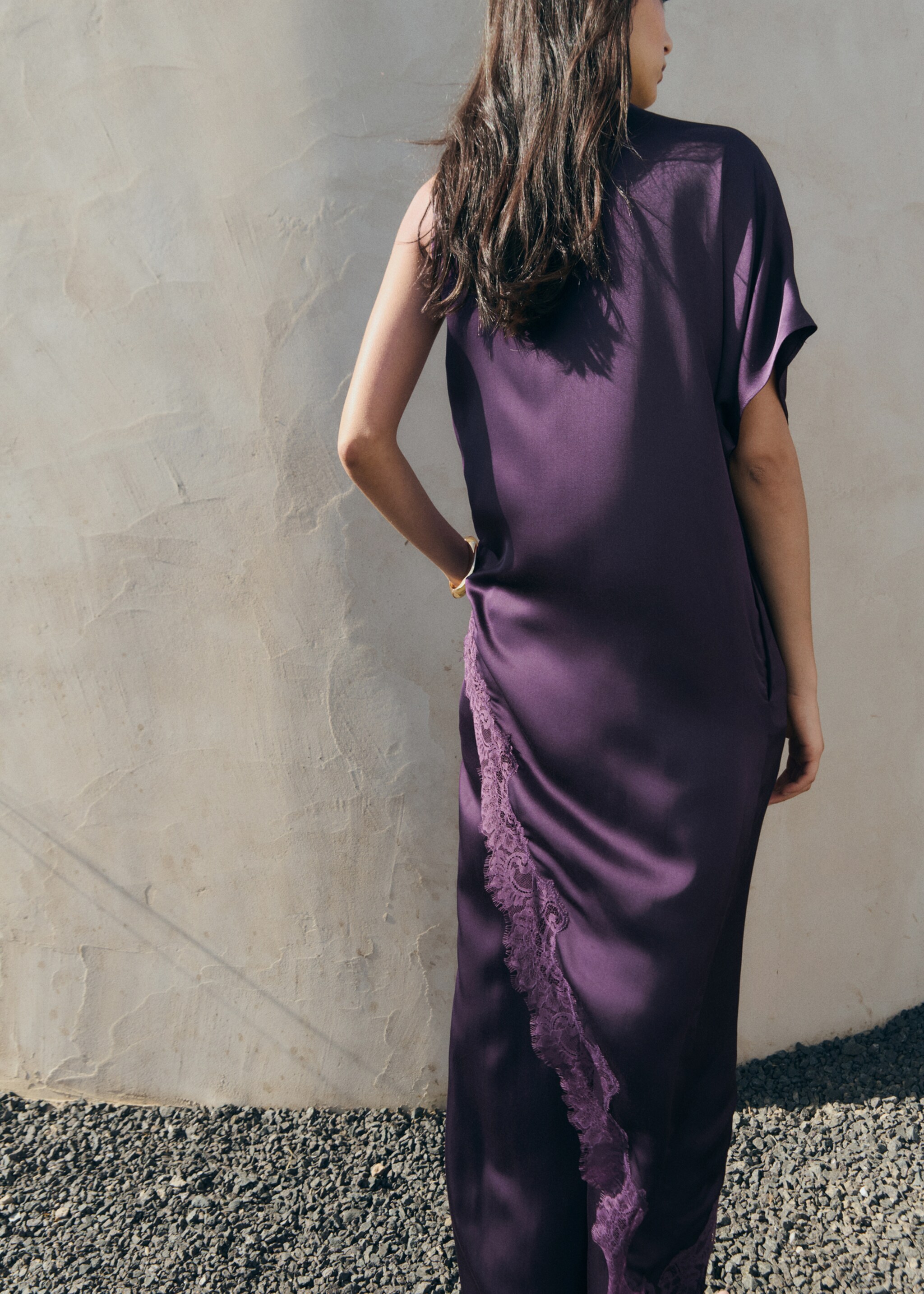 Τοπ σατέν δαντέλα ασύμμετρο - Μεσαίο πλάνο, Μωβ. Ref: 27095844-00.