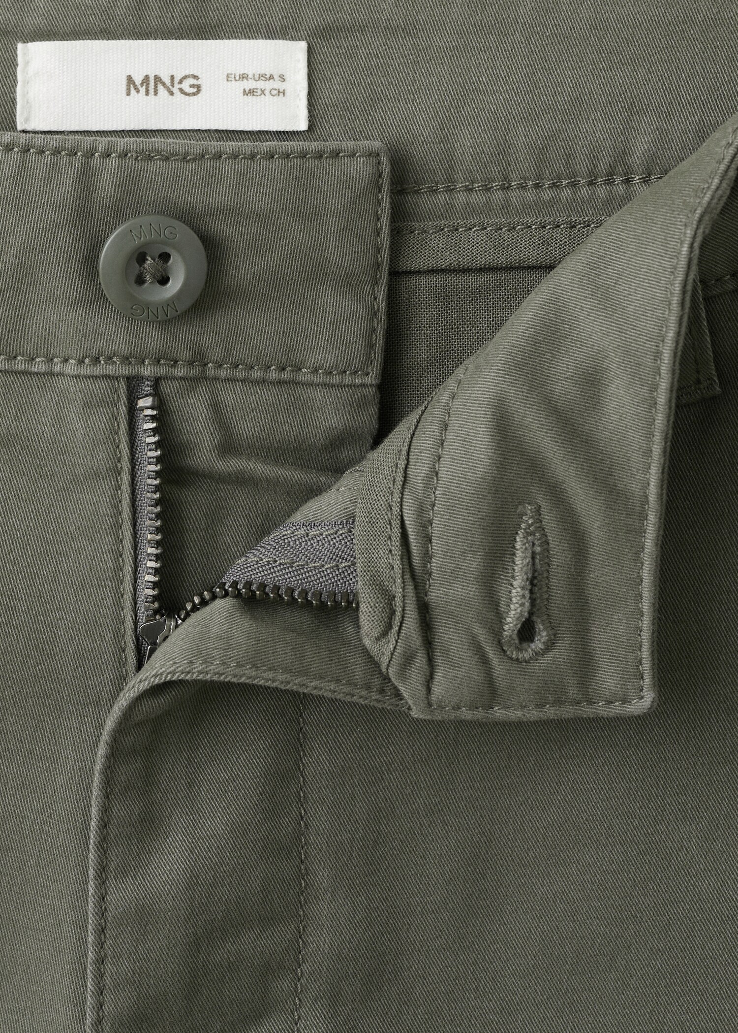 Cotton Bermuda shorts - Details of the article 0