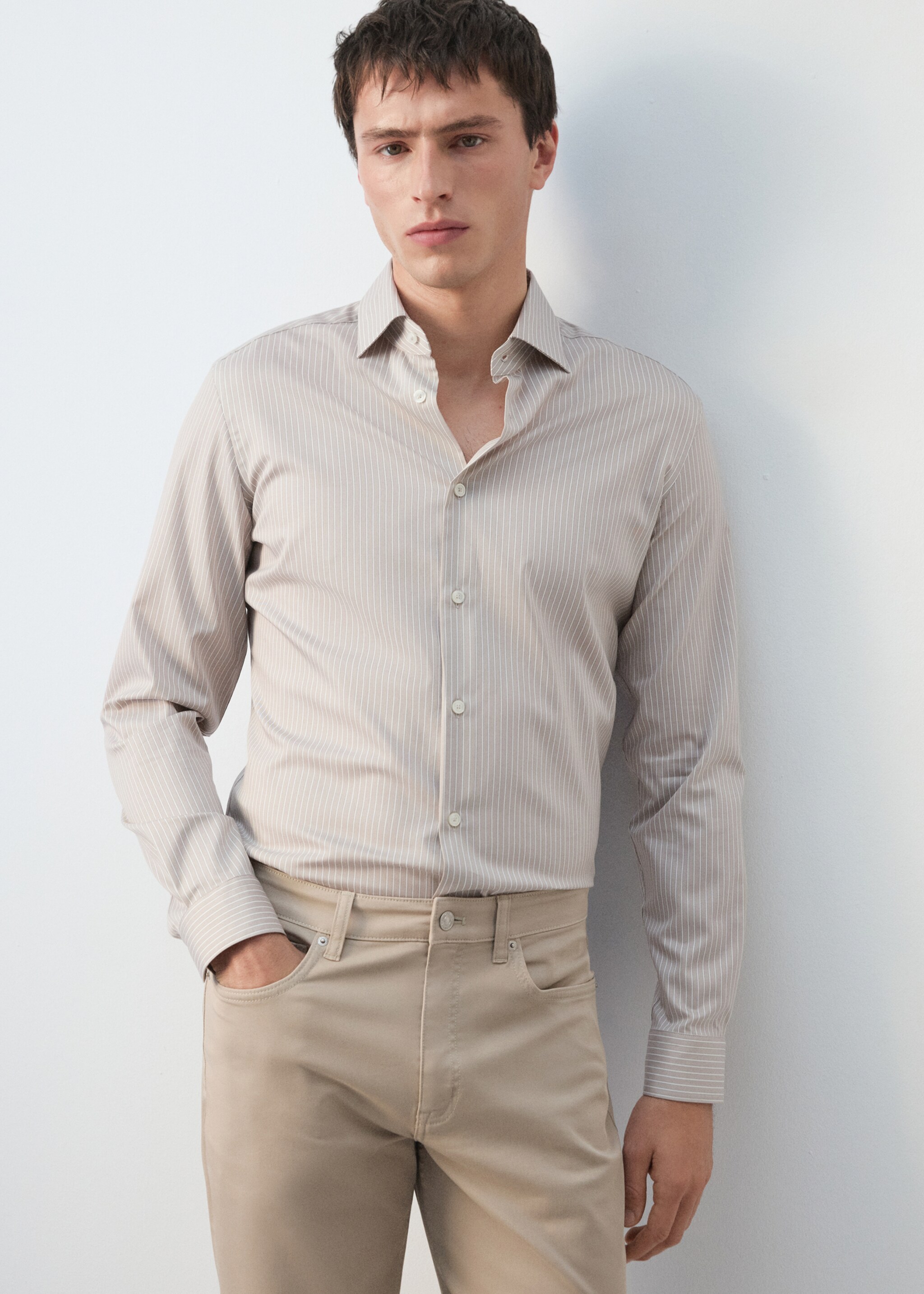 Chemise slim fit coton rayée - Détail de l'article 6, Sable. Ref: 27095934-00.