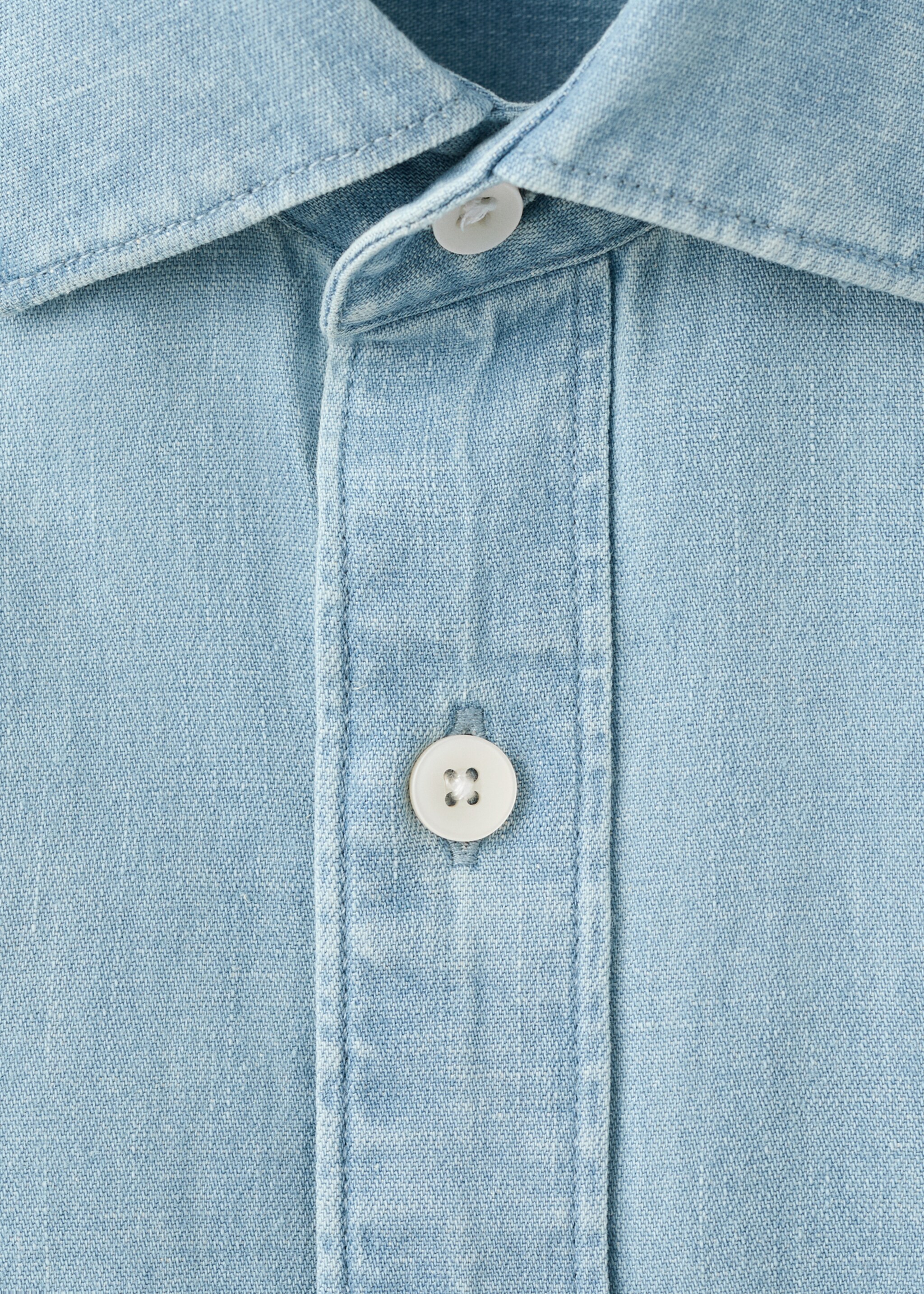 Camisa denim regular fit algodón lino - Detalle del artículo 8, Azul claro. Ref: 27095936-00.