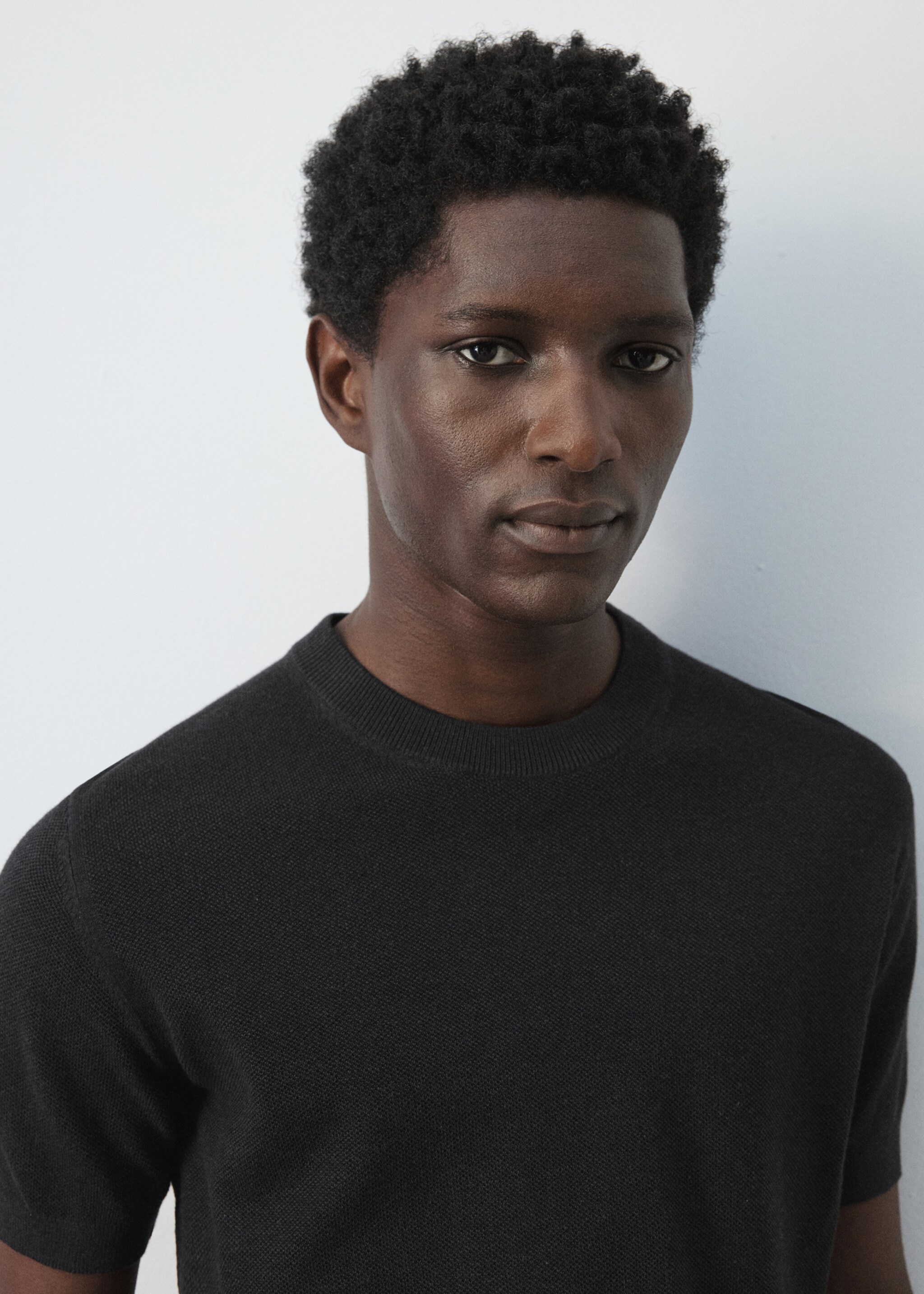 Cotton fine-knit t-shirt - Details of the article 1, Black. Ref: 27095938-00.