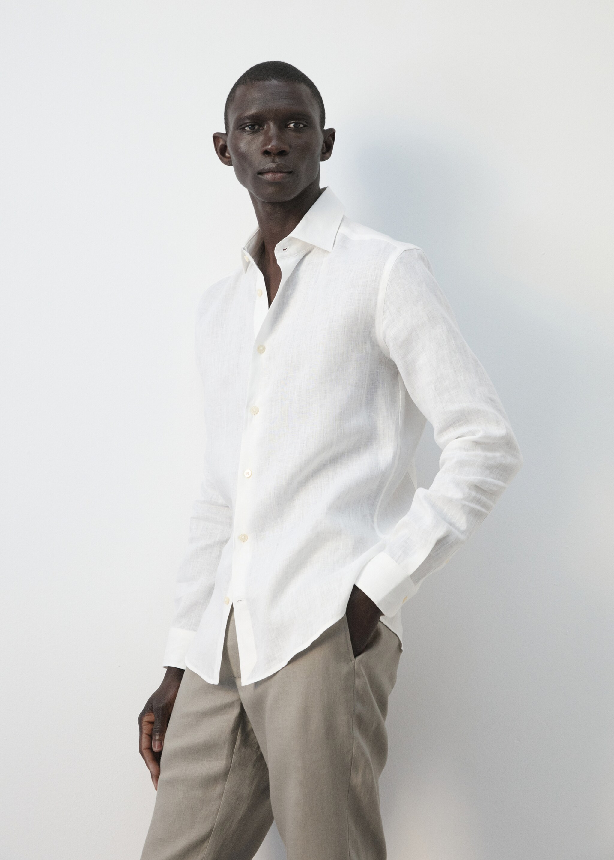 Chemise slim-fit 100 % lin - Détail de l'article 2, Blanc. Ref: 27095947-00.