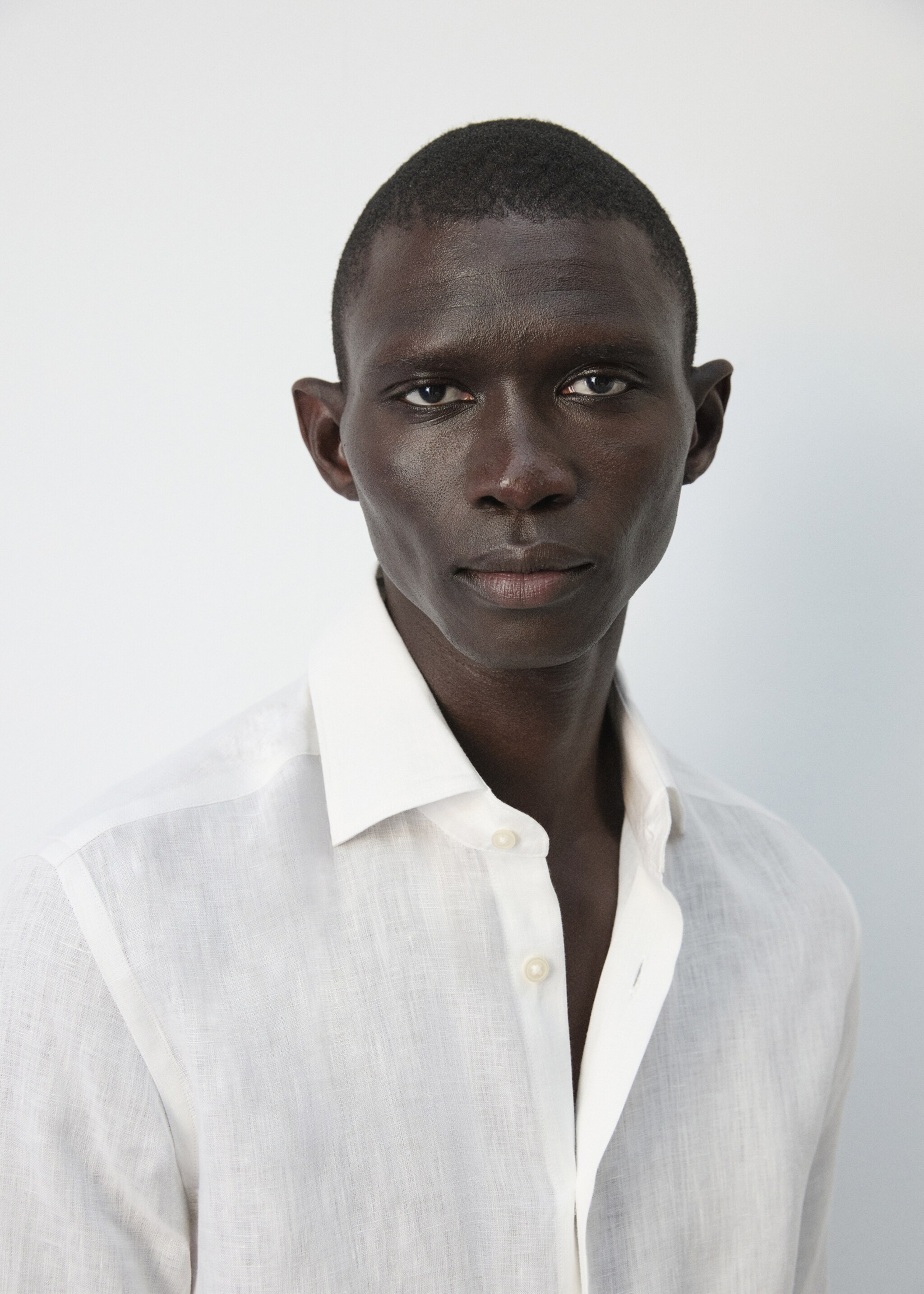 Chemise slim-fit 100 % lin - Détail de l'article 6, Blanc. Ref: 27095947-00.