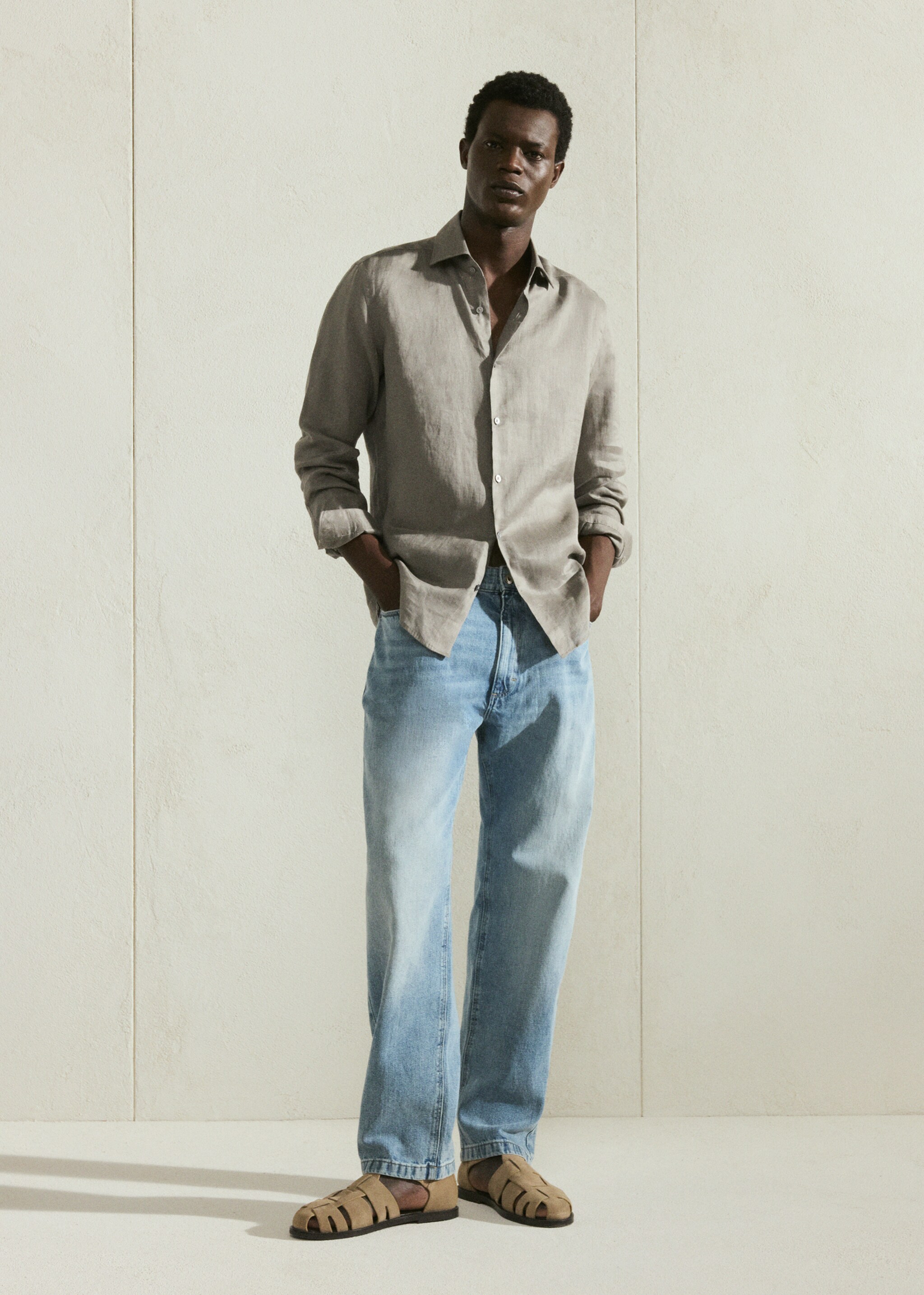 100% linen slim-fit shirt - Details of the article 5, Medium Brown. Ref: 27095947-00.